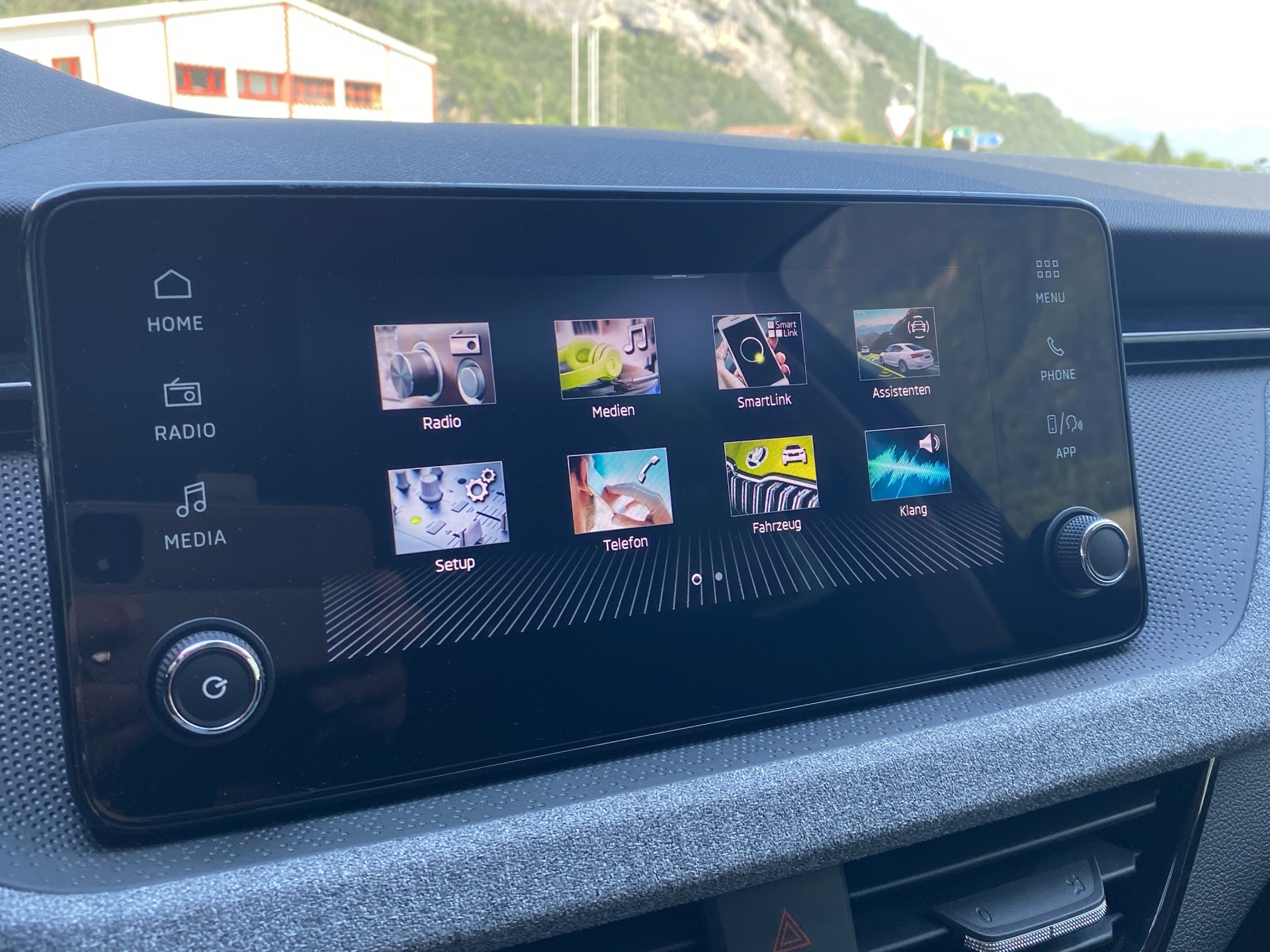 SKODA Kamiq 1.0 TSI Selection Black DSG Automat-image-15