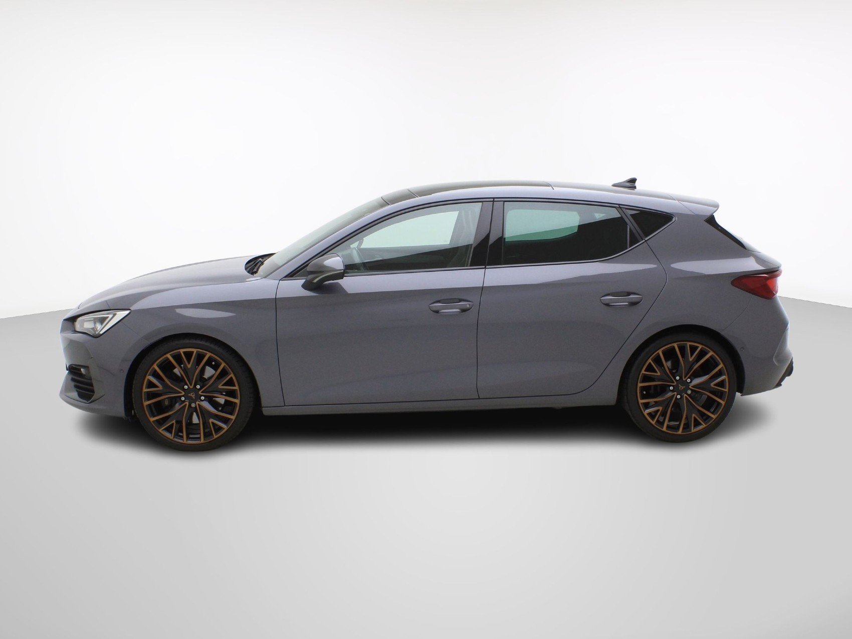 CUPRA Leon 2.0 TSI DSG VZ-image-2