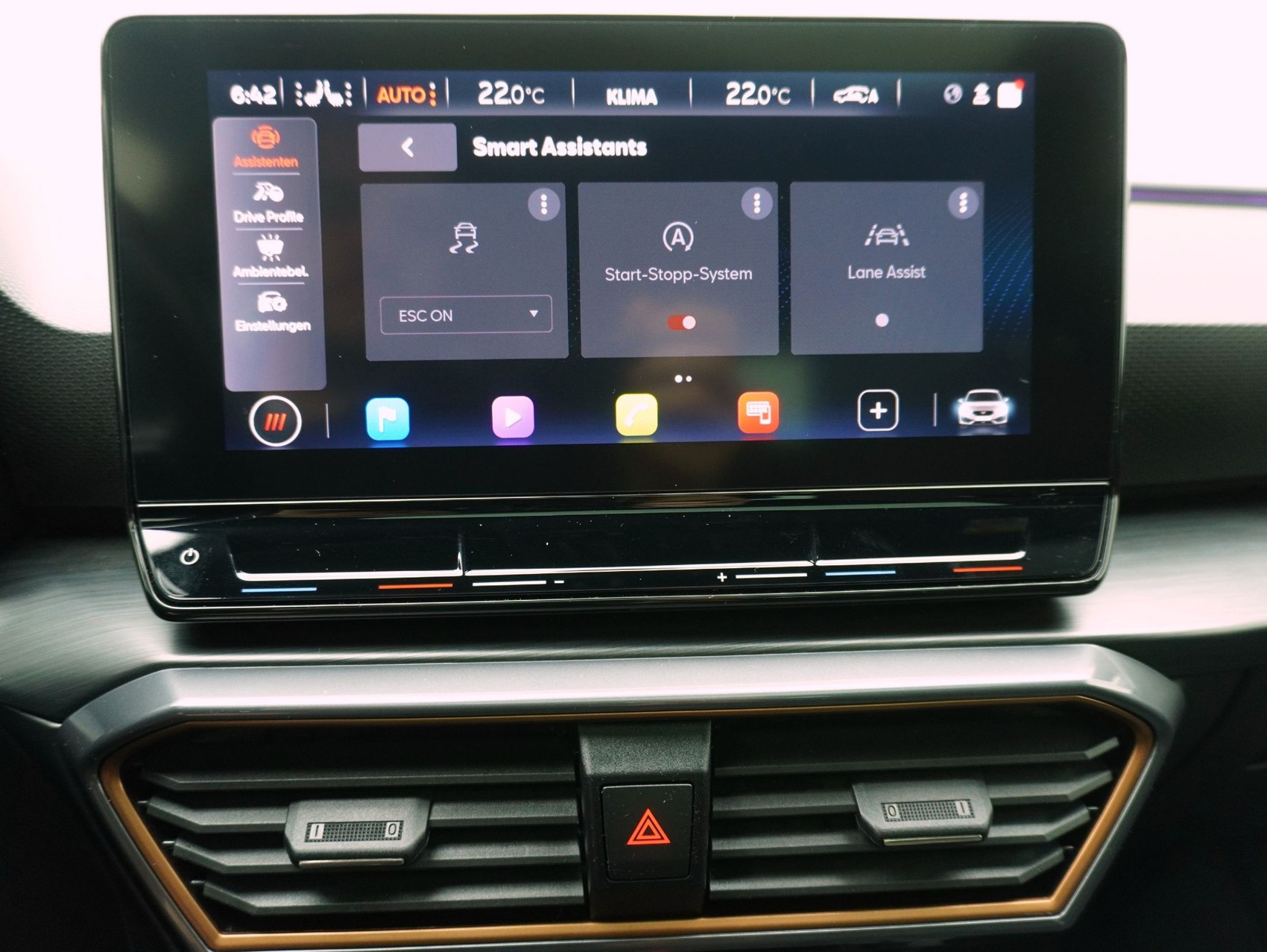 CUPRA Leon 2.0 TSI DSG VZ-image-24