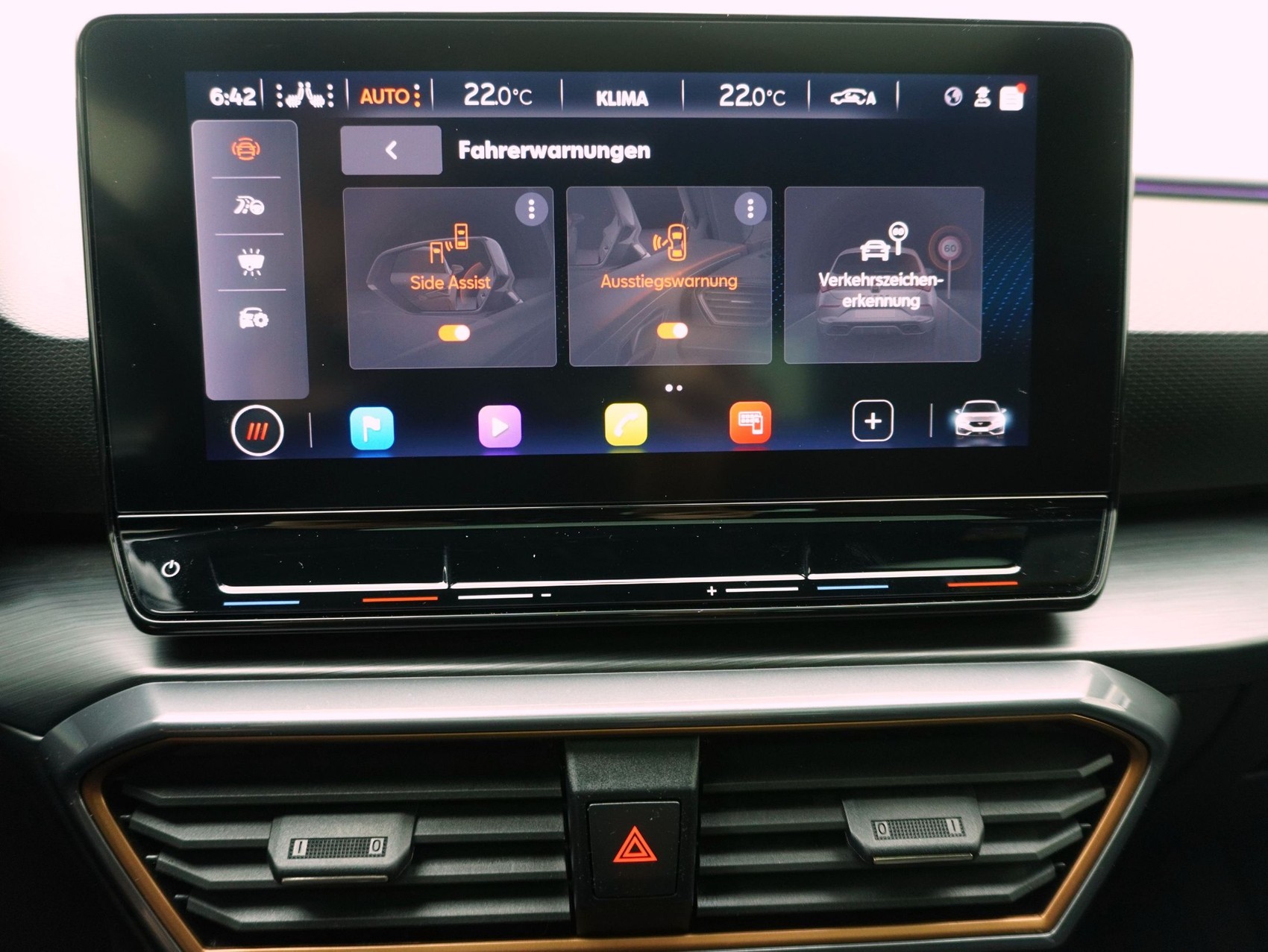 CUPRA Leon 2.0 TSI DSG VZ-image-26