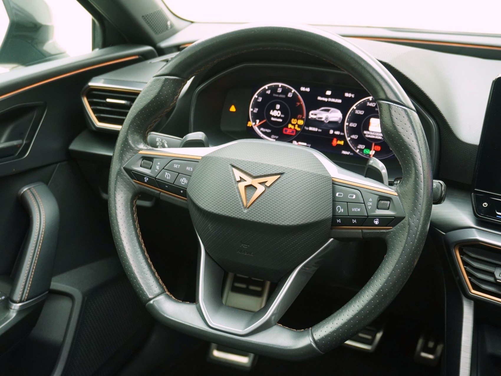 CUPRA Leon 2.0 TSI DSG VZ-image-11