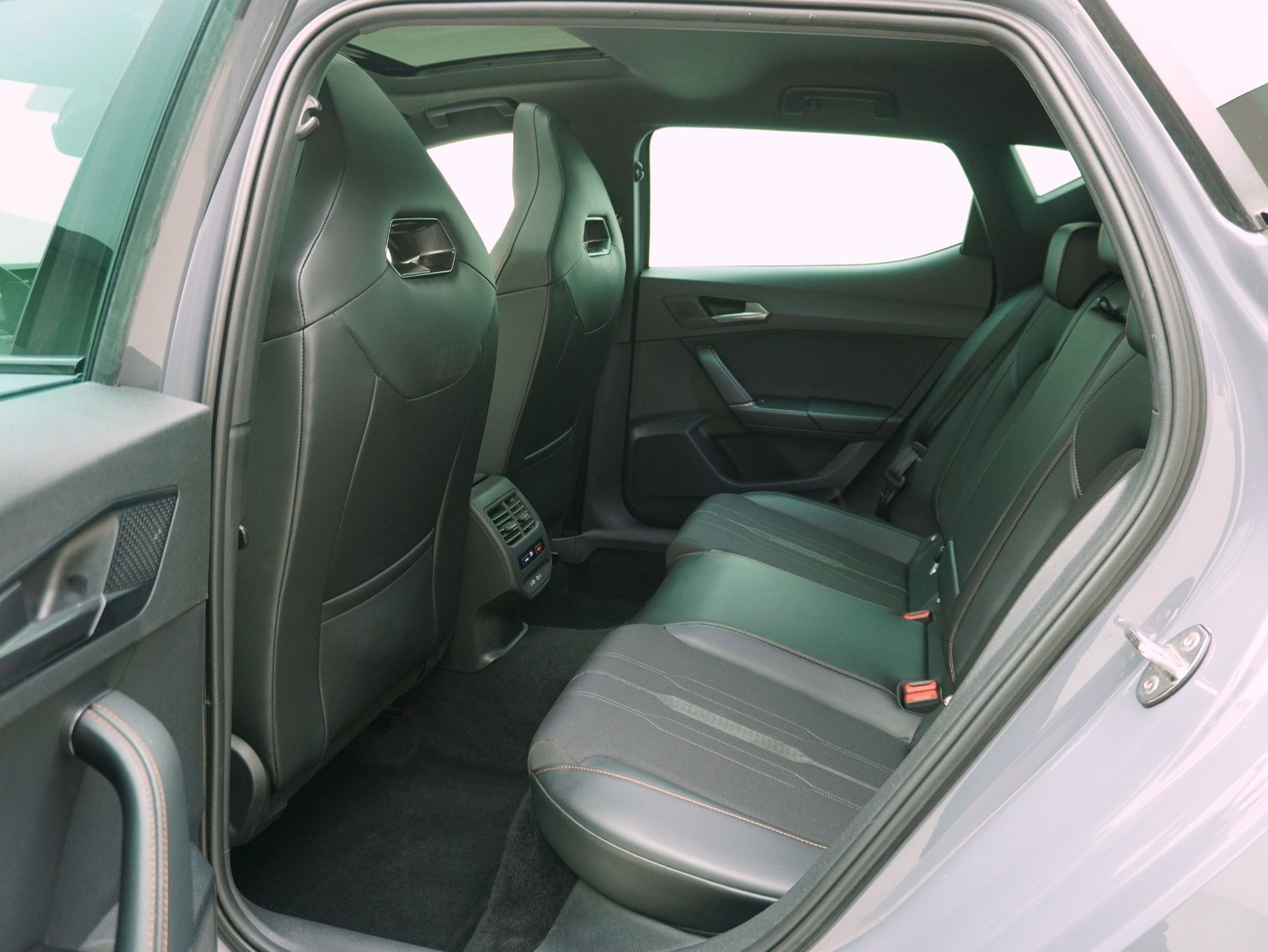CUPRA Leon 2.0 TSI DSG VZ-image-12