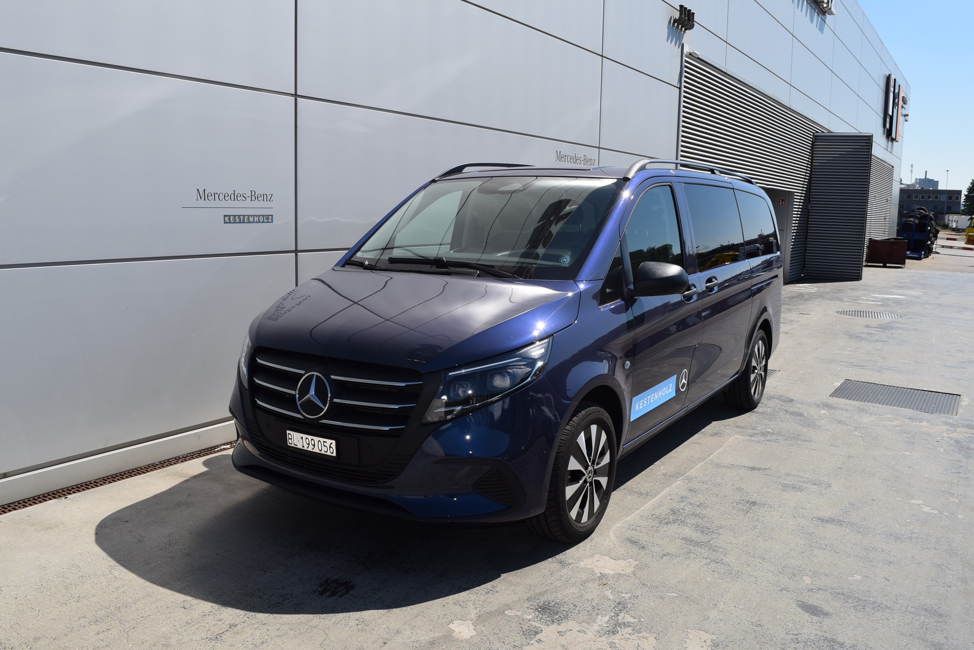 MERCEDES-BENZ Vito 116 CDI Lang Tourer 9G-Tronic 4M Select-image-0