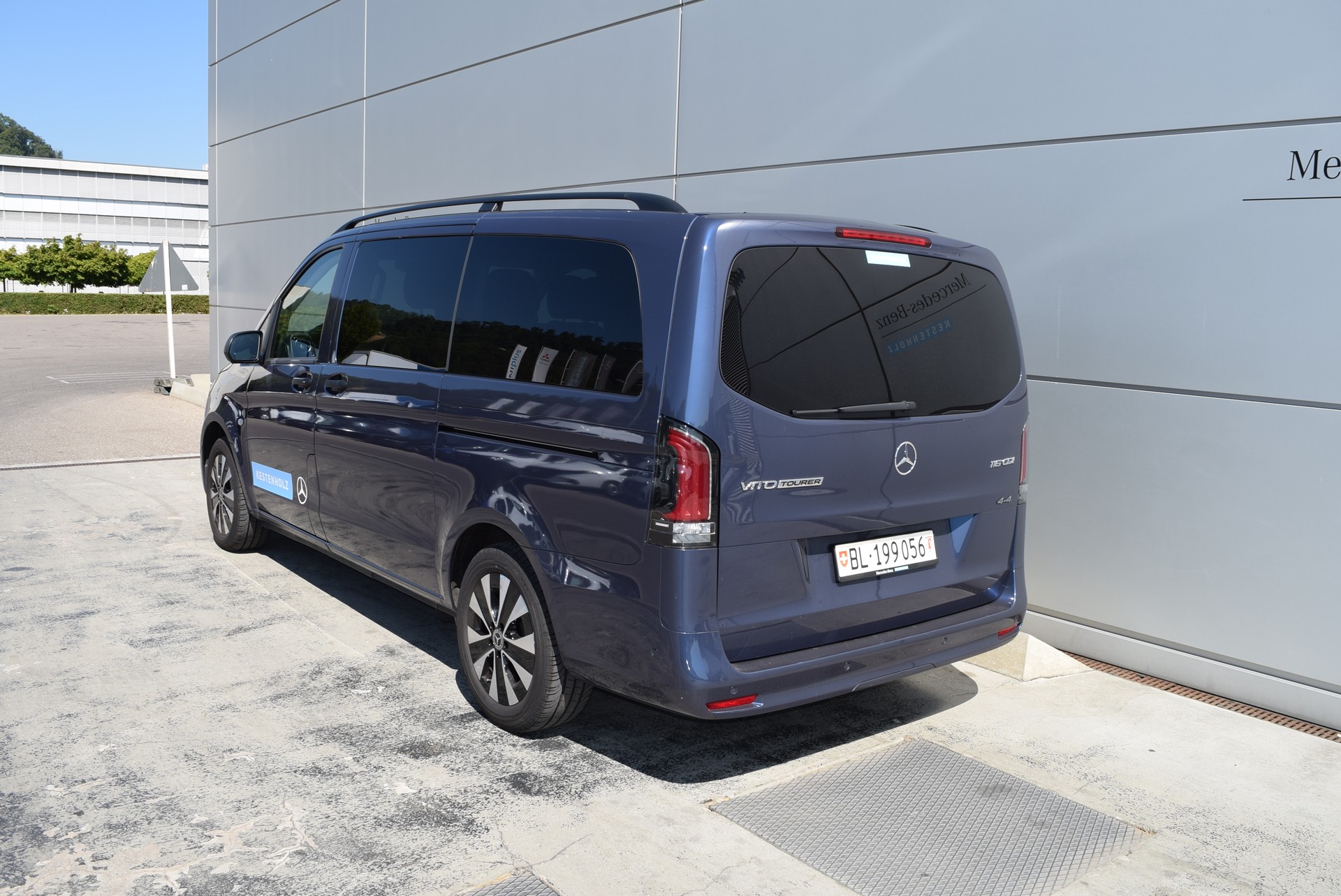 MERCEDES-BENZ Vito 116 CDI Lang Tourer 9G-Tronic 4M Select-image-2