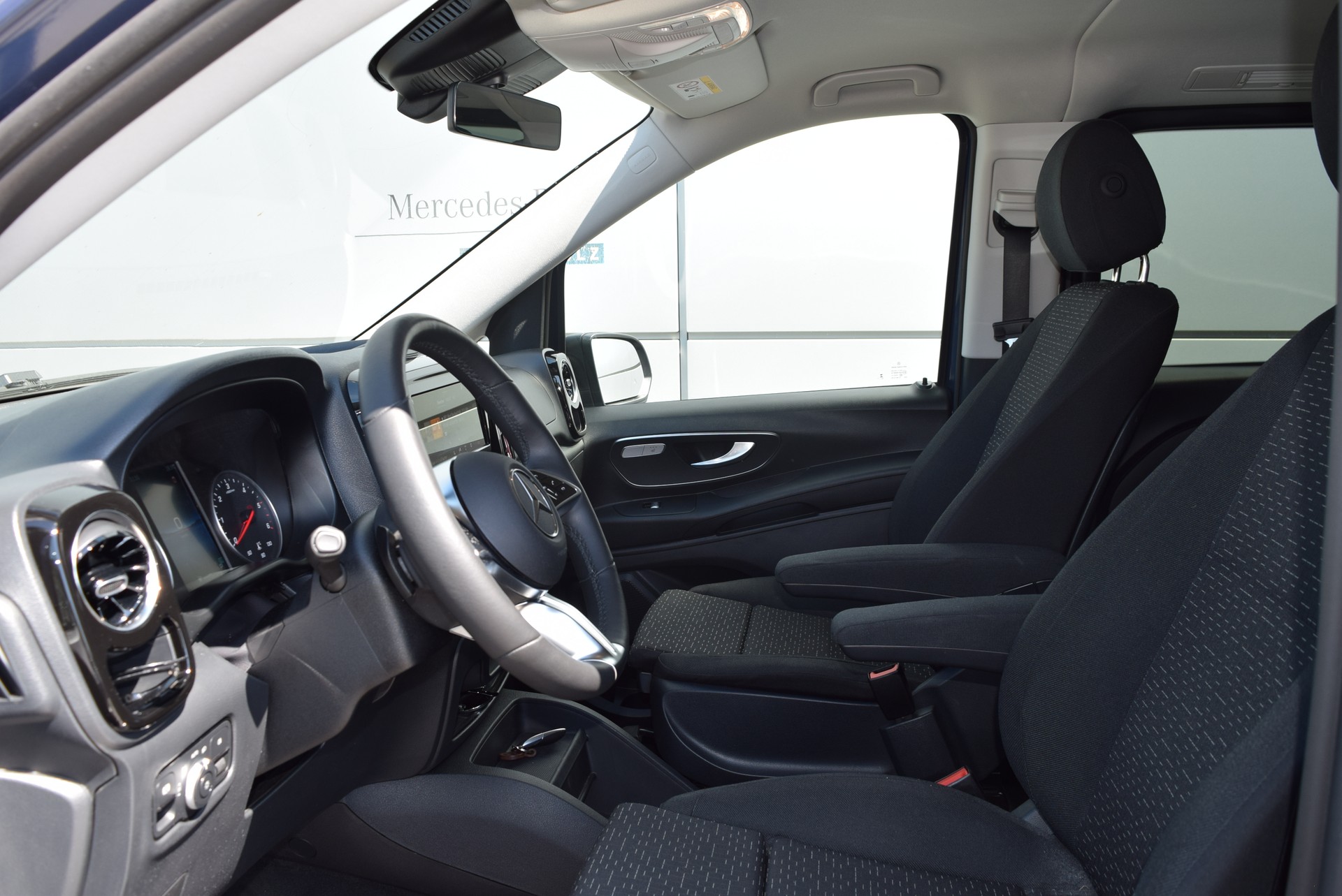 MERCEDES-BENZ Vito 116 CDI Lang Tourer 9G-Tronic 4M Select-image-8