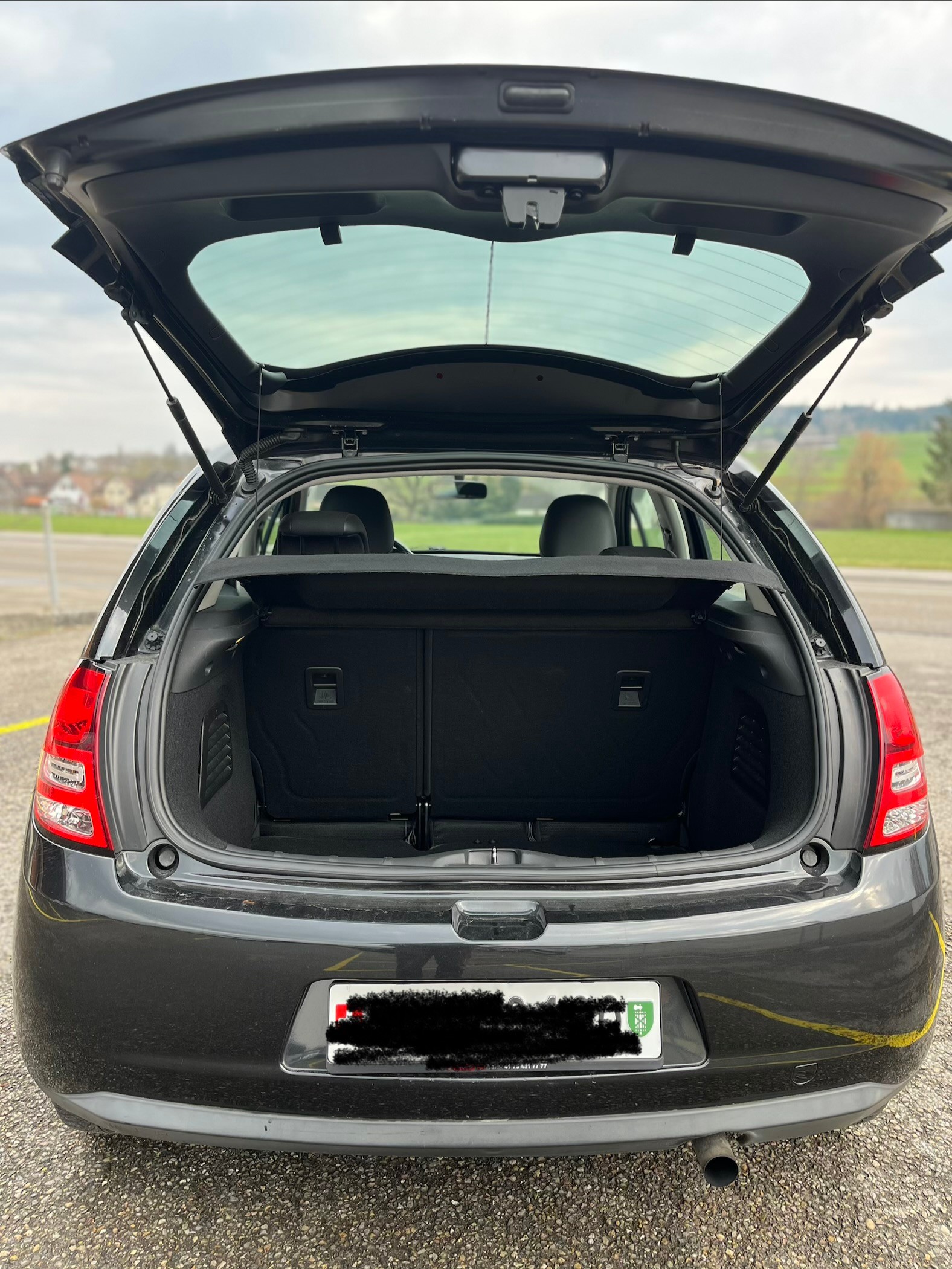 CITROEN Diesel mit frisch MFK 23/3/2026 und frisch Servic-image-9