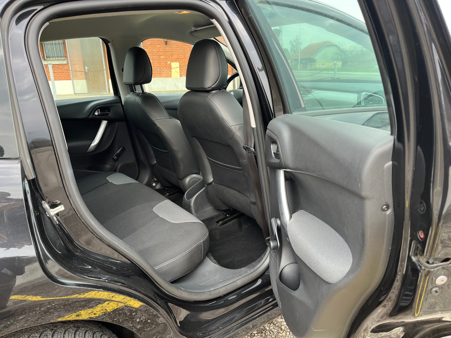 CITROEN Diesel mit frisch MFK 23/3/2026 und frisch Servic-image-15