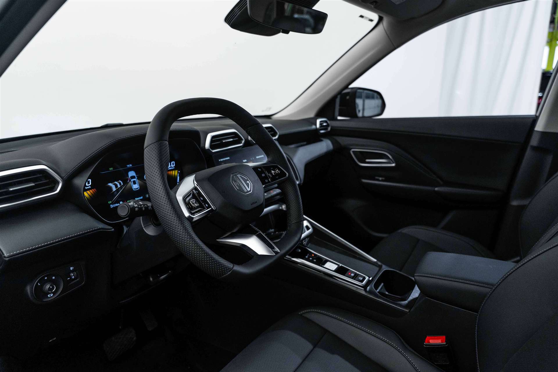 MG ZS 1.5 HEV Luxury Automat NEW-image-7
