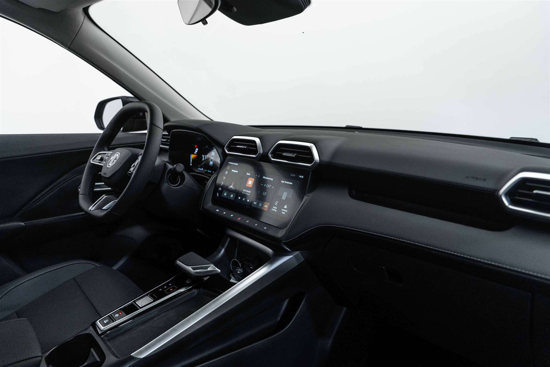MG ZS 1.5 HEV Luxury Automat NEW-image-10