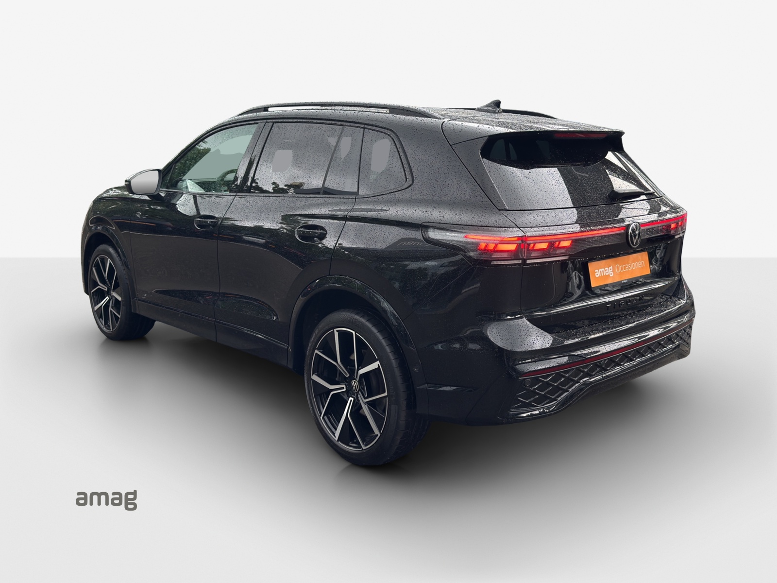 VW Tiguan 2.0 TSI DSG R-Line 4Motion-image-2
