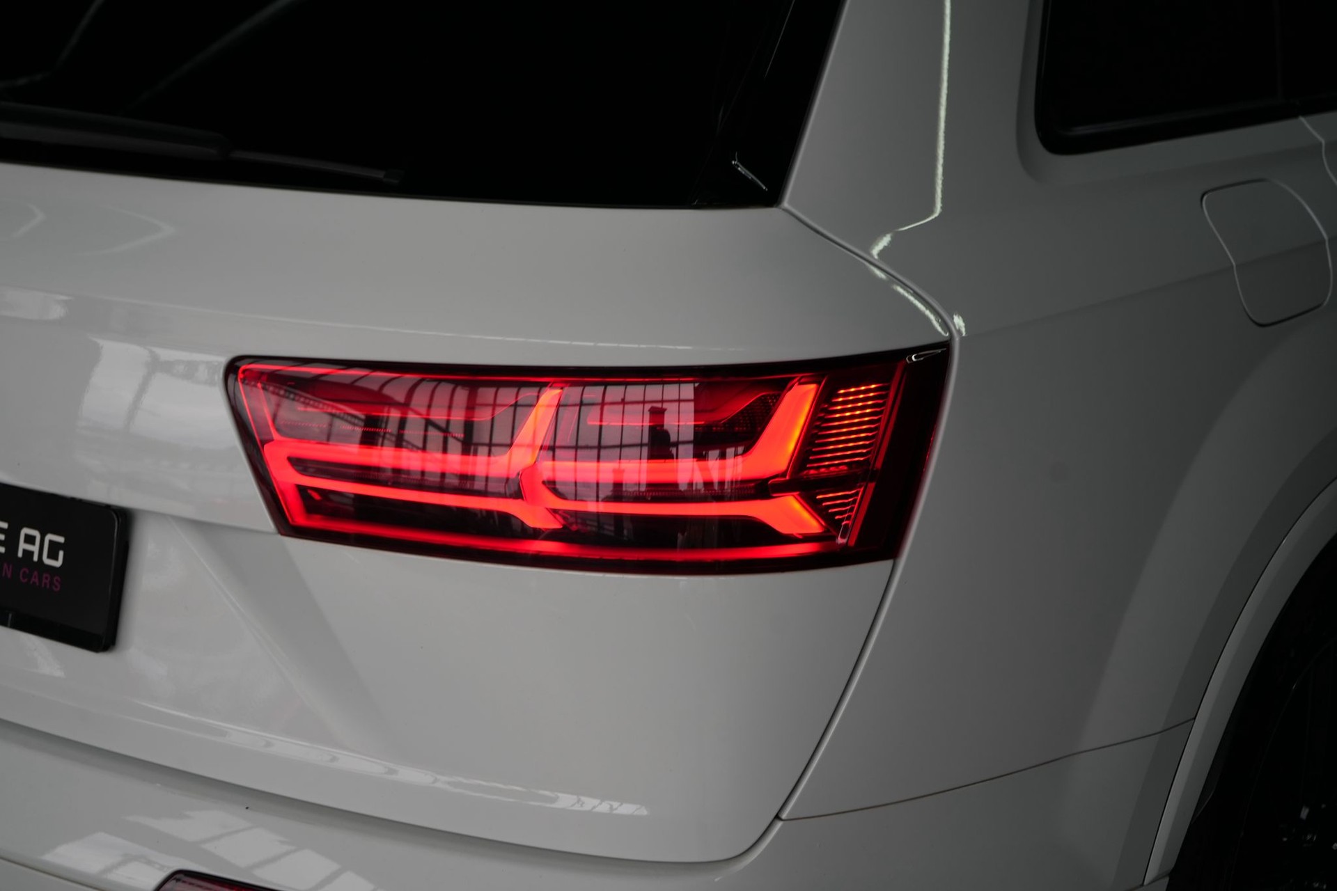 AUDI SQ7 4.0 TDI quattro tiptronic-image-7