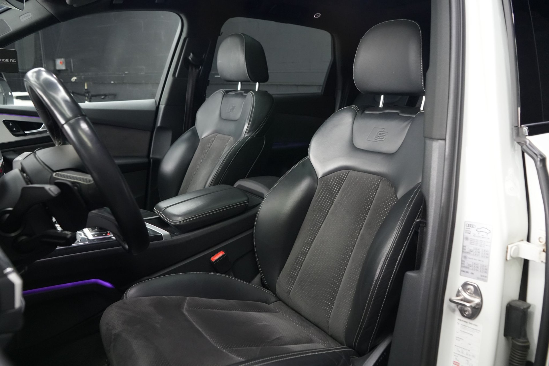 AUDI SQ7 4.0 TDI quattro tiptronic-image-17
