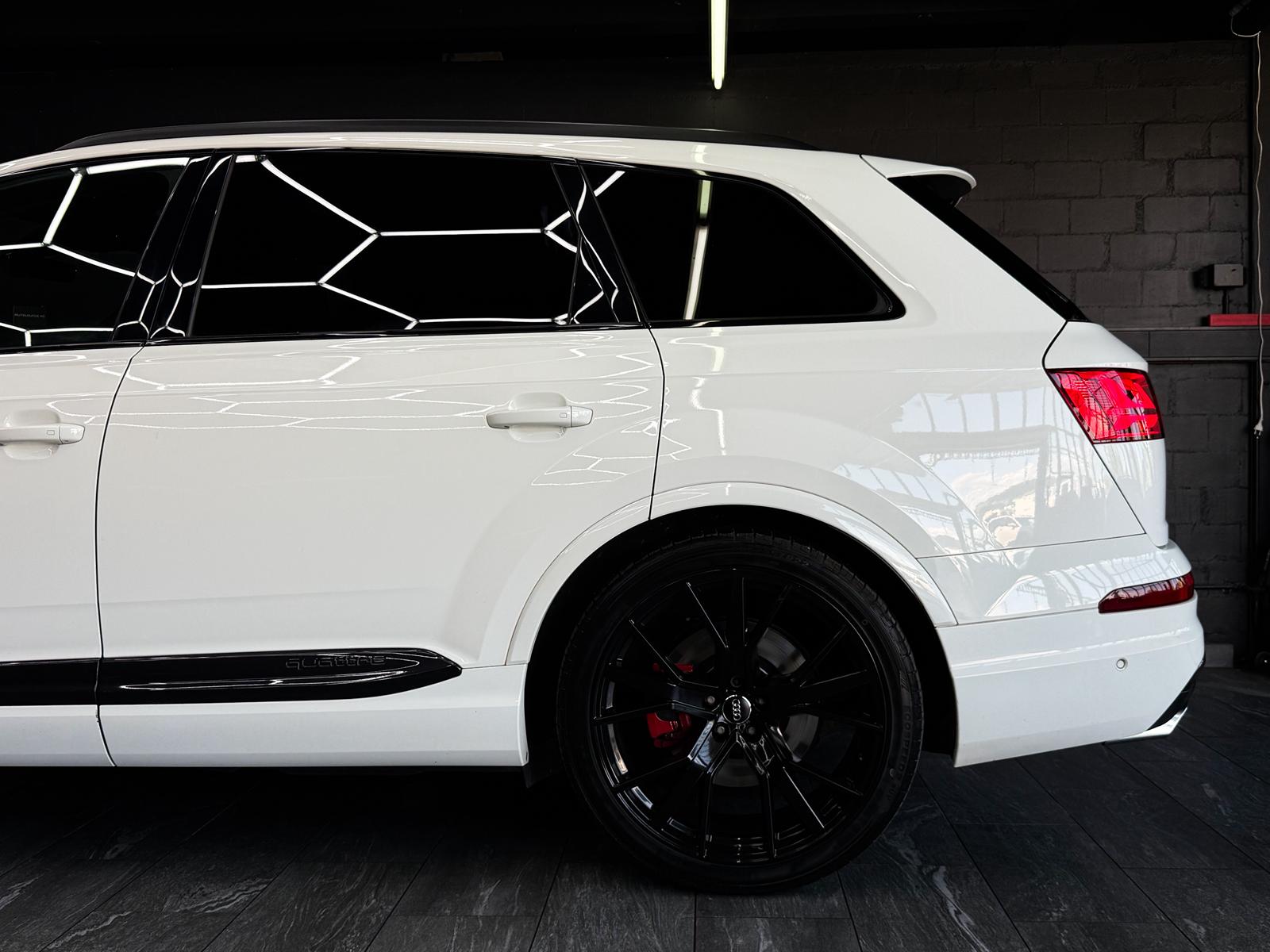 AUDI SQ7 4.0 TDI quattro tiptronic-image-8