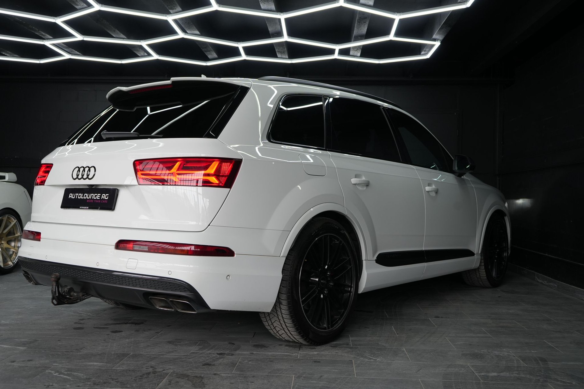 AUDI SQ7 4.0 TDI quattro tiptronic-image-3