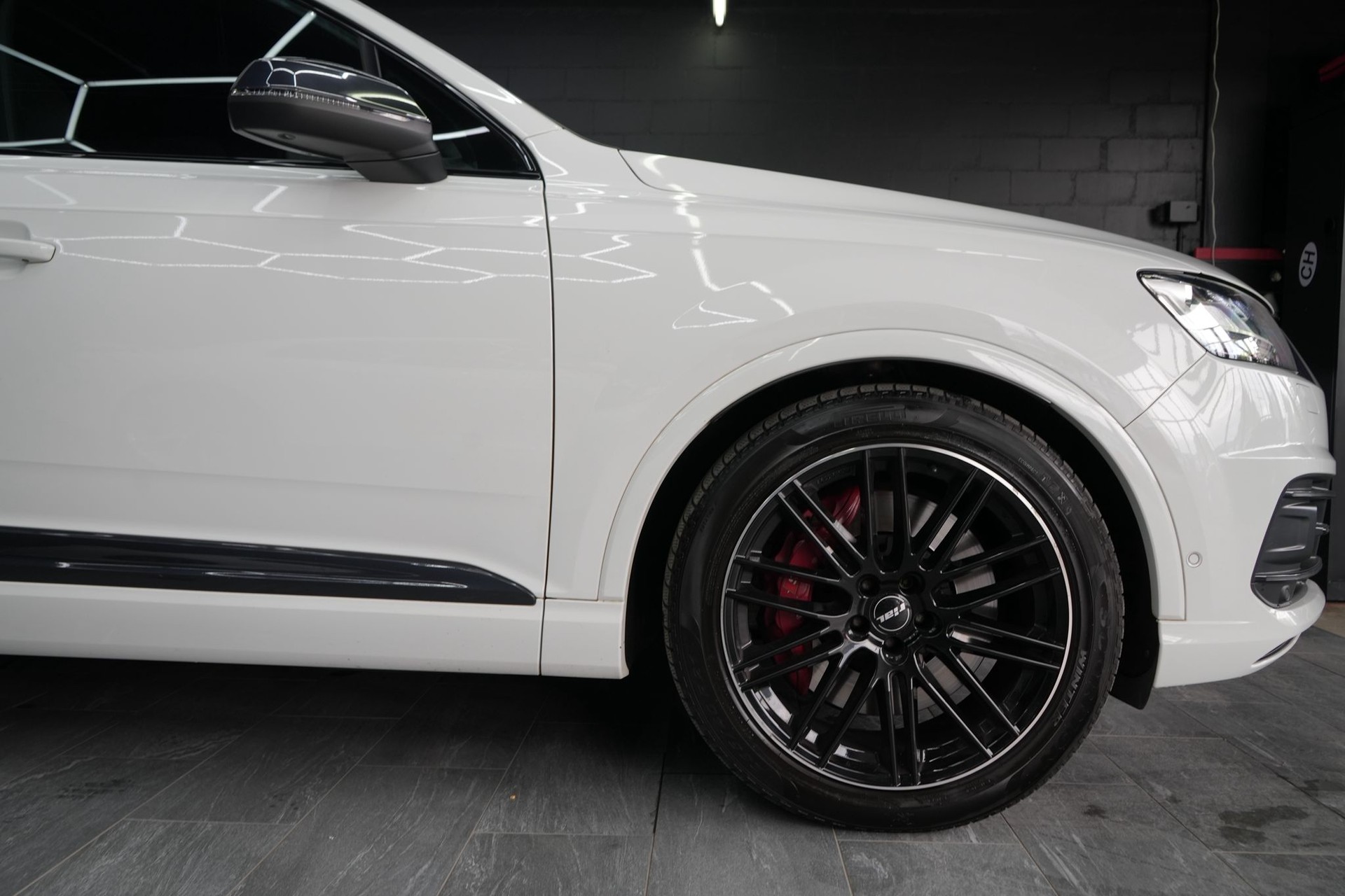 AUDI SQ7 4.0 TDI quattro tiptronic-image-9