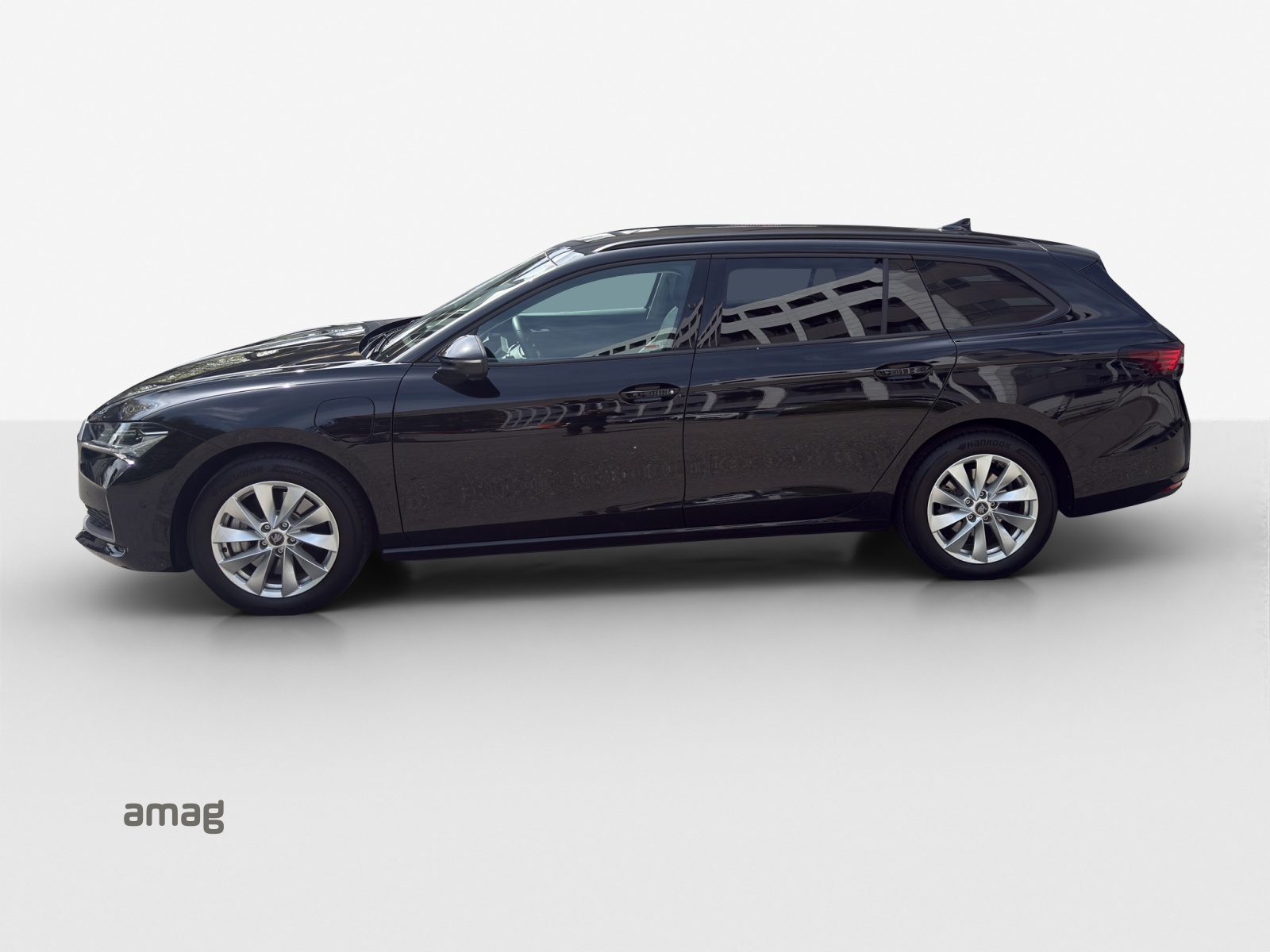 SKODA Superb Combi 1.5 TSI PHEV Selection DSG-image-1