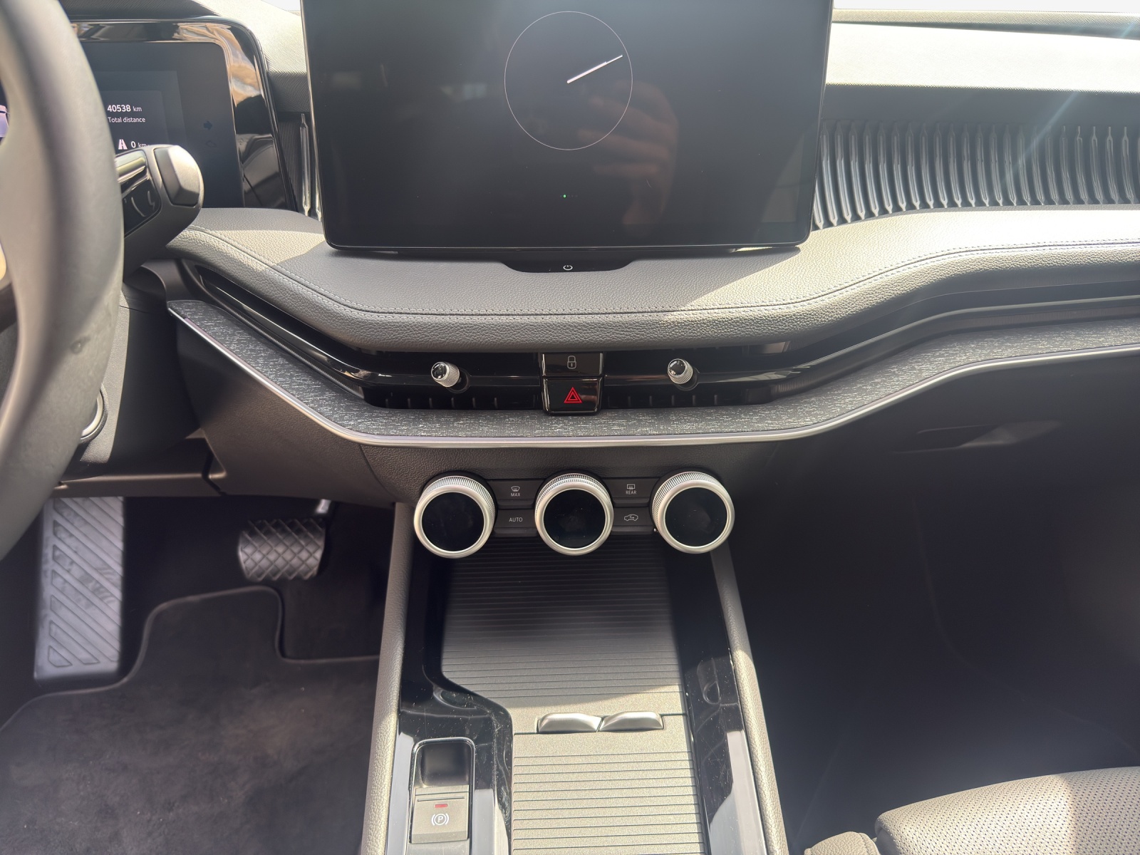 SKODA Superb Combi 1.5 TSI PHEV Selection DSG-image-10