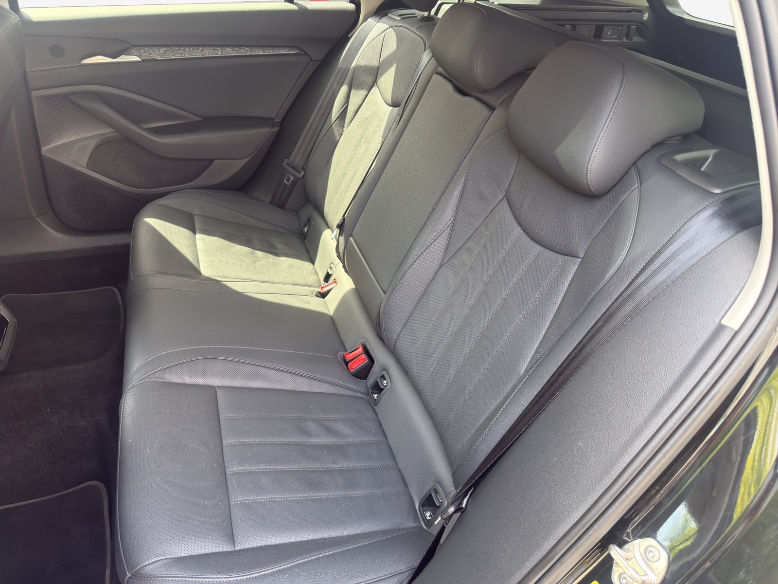 SKODA Superb Combi 1.5 TSI PHEV Selection DSG-image-11