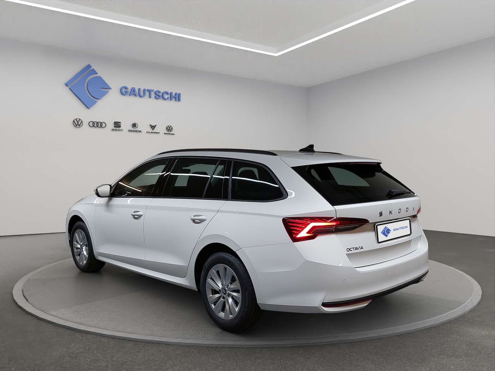 SKODA Octavia Combi 2.0 TDI DSG Selection-image-2