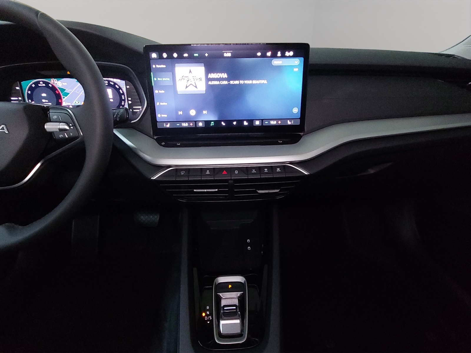 SKODA Octavia Combi 2.0 TDI DSG Selection-image-7