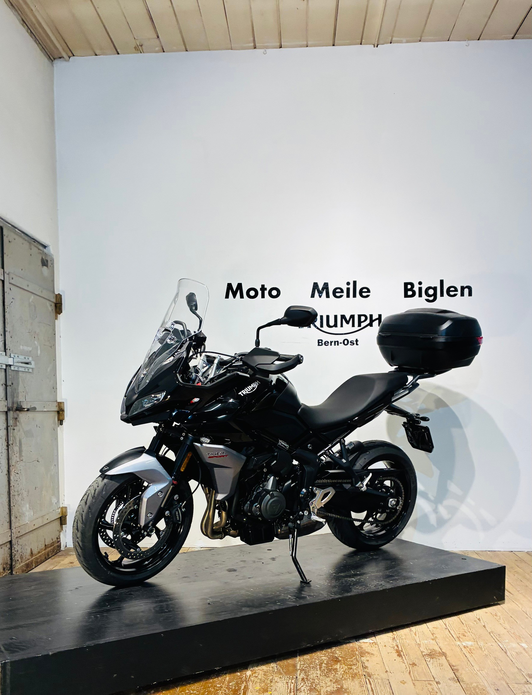 TRIUMPH Trident 660-showroom-element-2