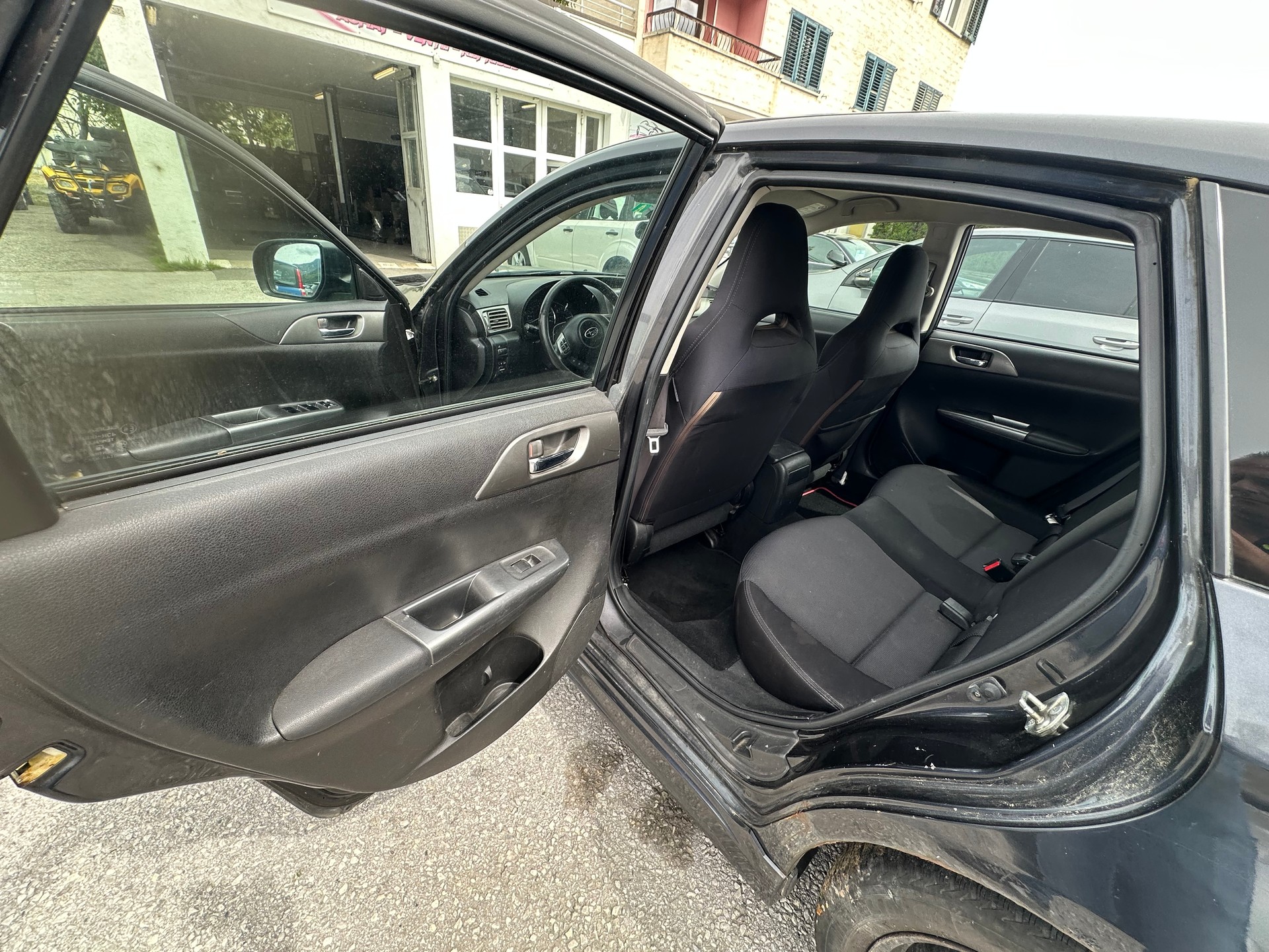 SUBARU Impreza 2.0D Limited S-image-9