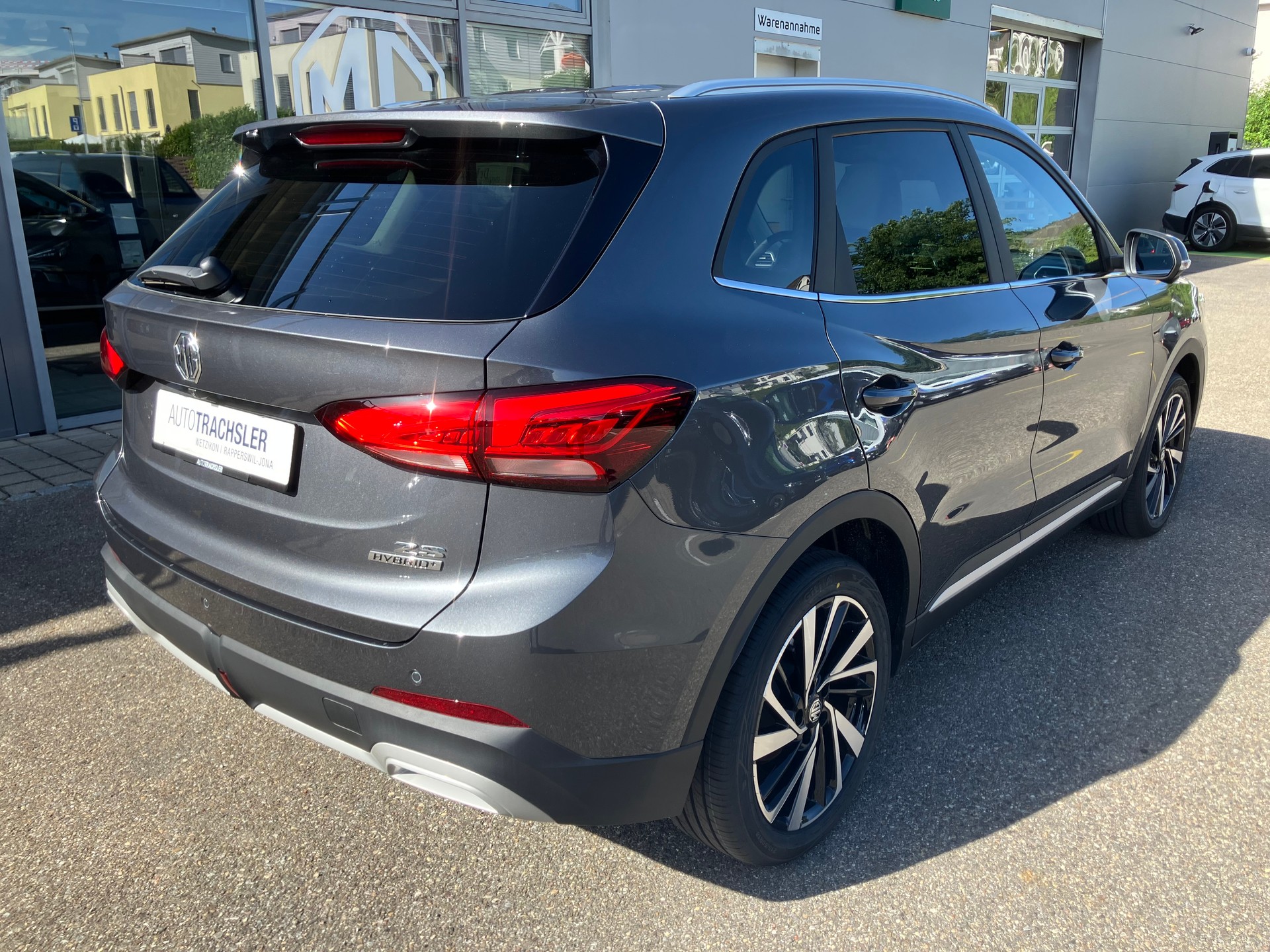 MG ZS 1.5 HEV Luxury-image-4