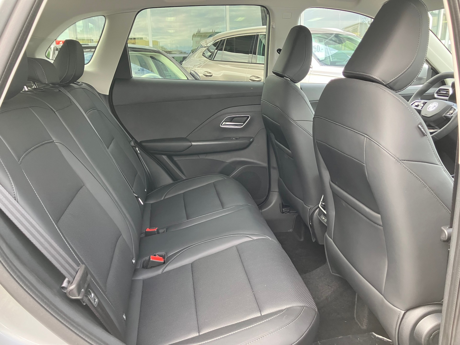 MG ZS 1.5 HEV Luxury-image-7