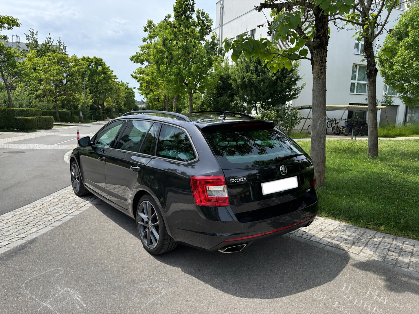 SKODA 2.0 TSI RS-image-1