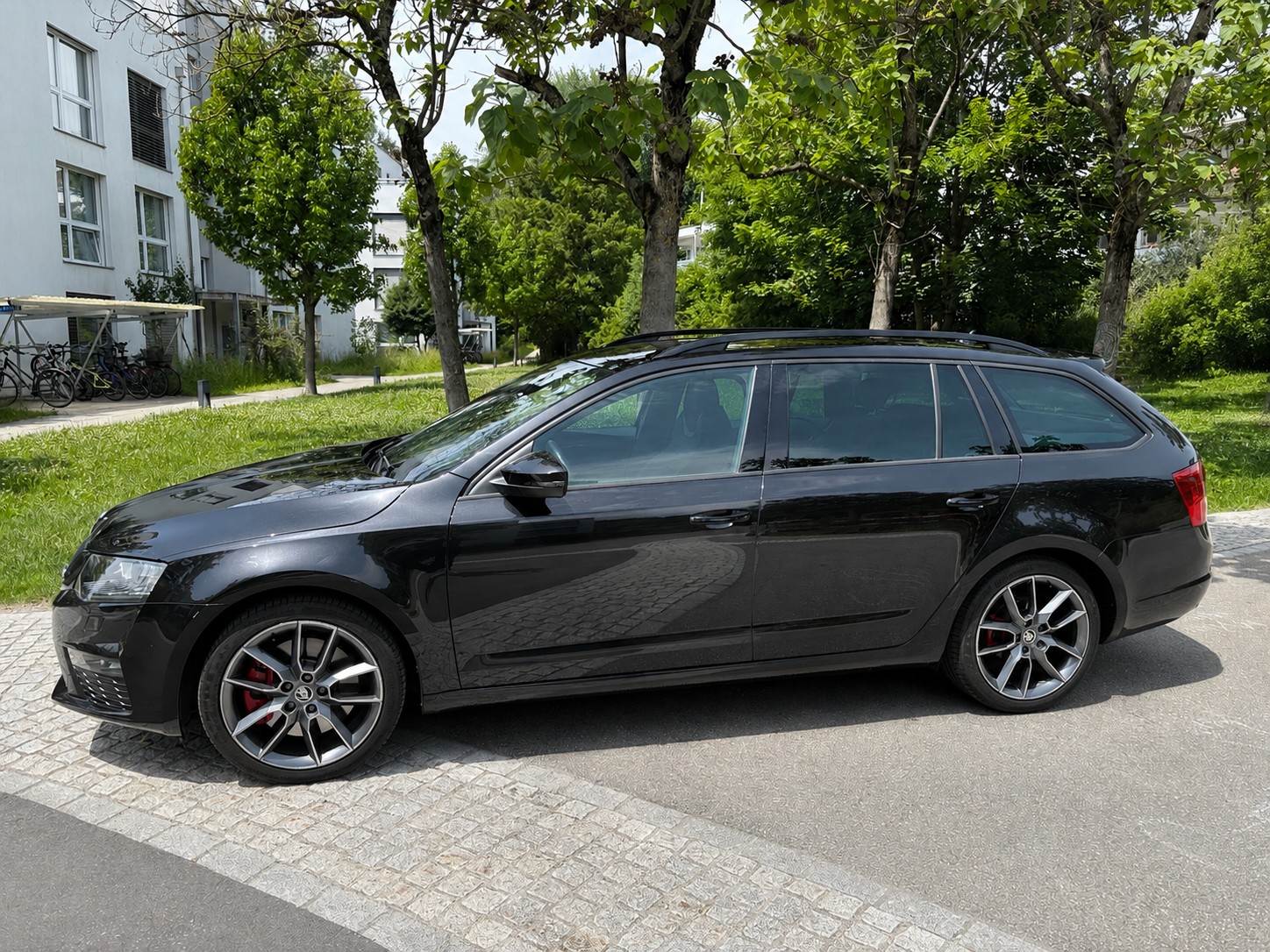 SKODA 2.0 TSI RS-image-2
