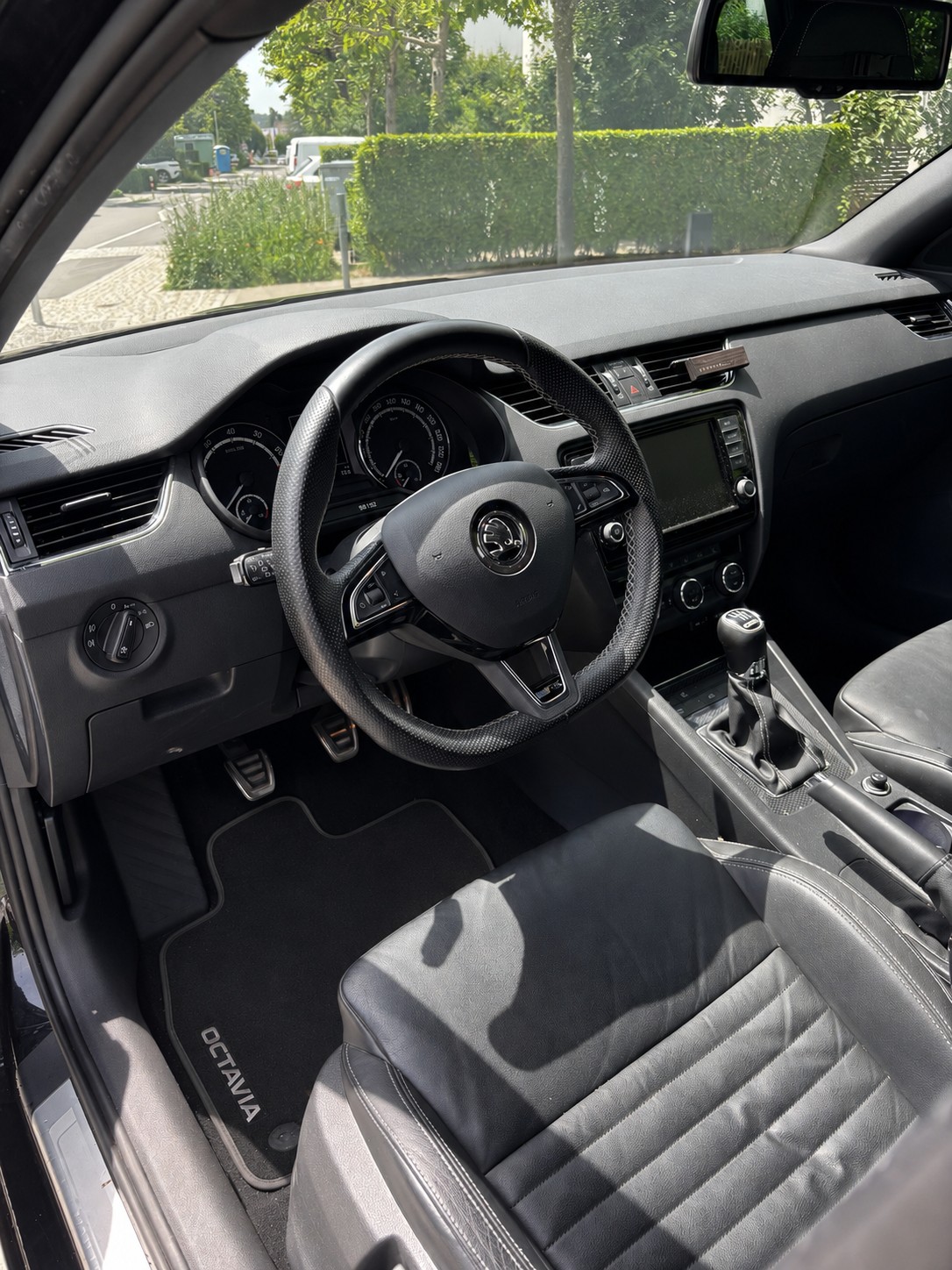 SKODA 2.0 TSI RS-image-3