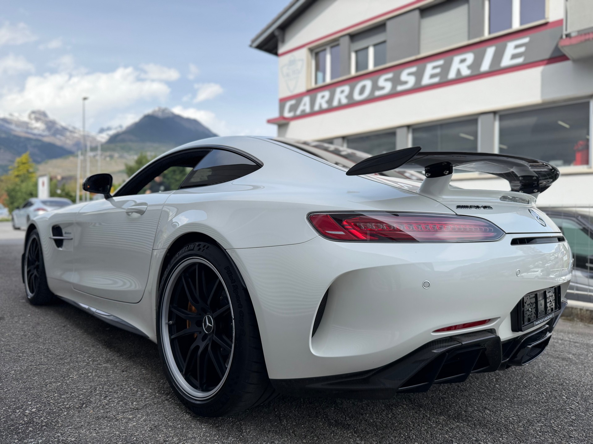 MERCEDES-BENZ AMG GT R Speedshift DCT-image-5