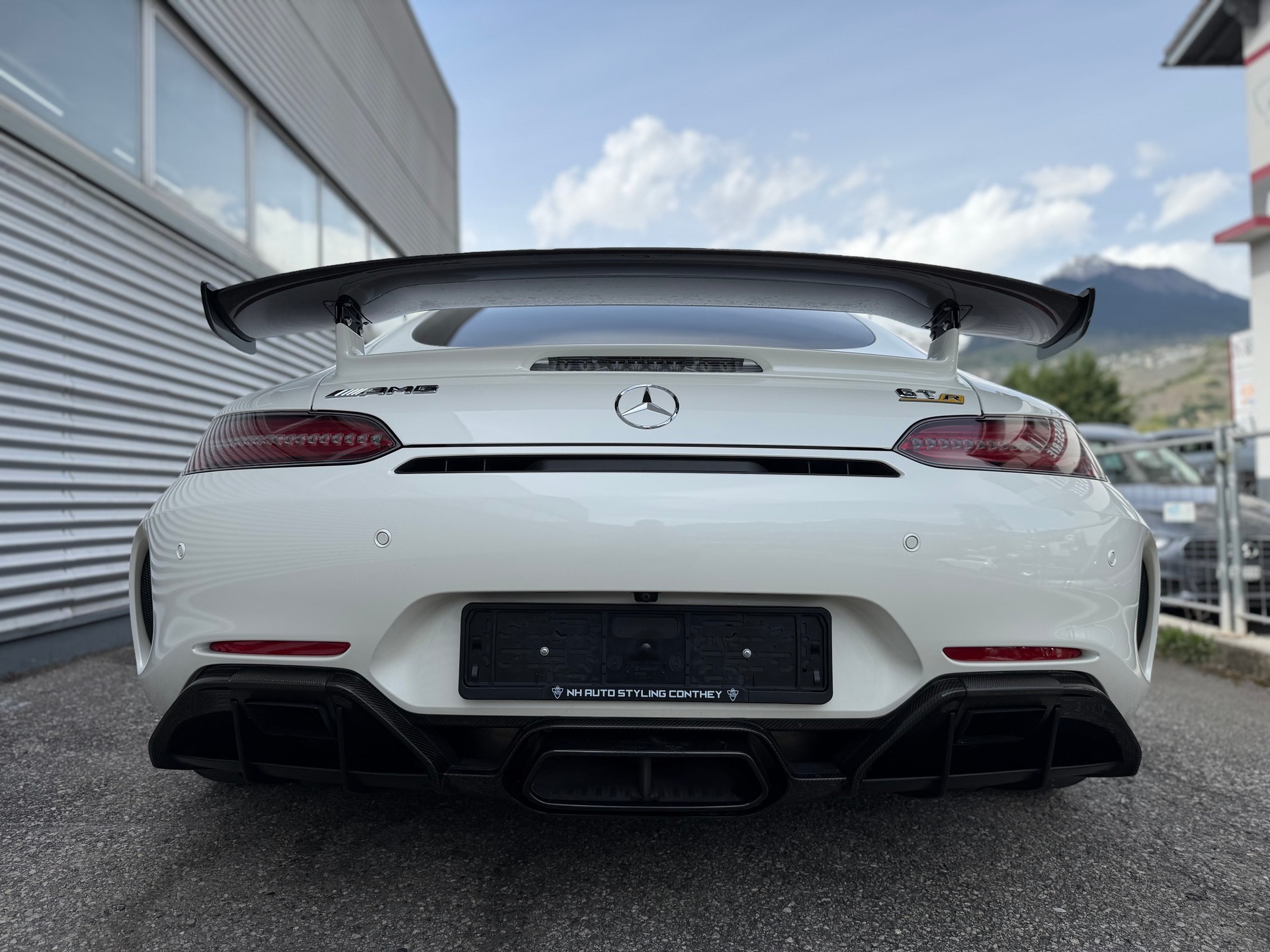 MERCEDES-BENZ AMG GT R Speedshift DCT-image-4