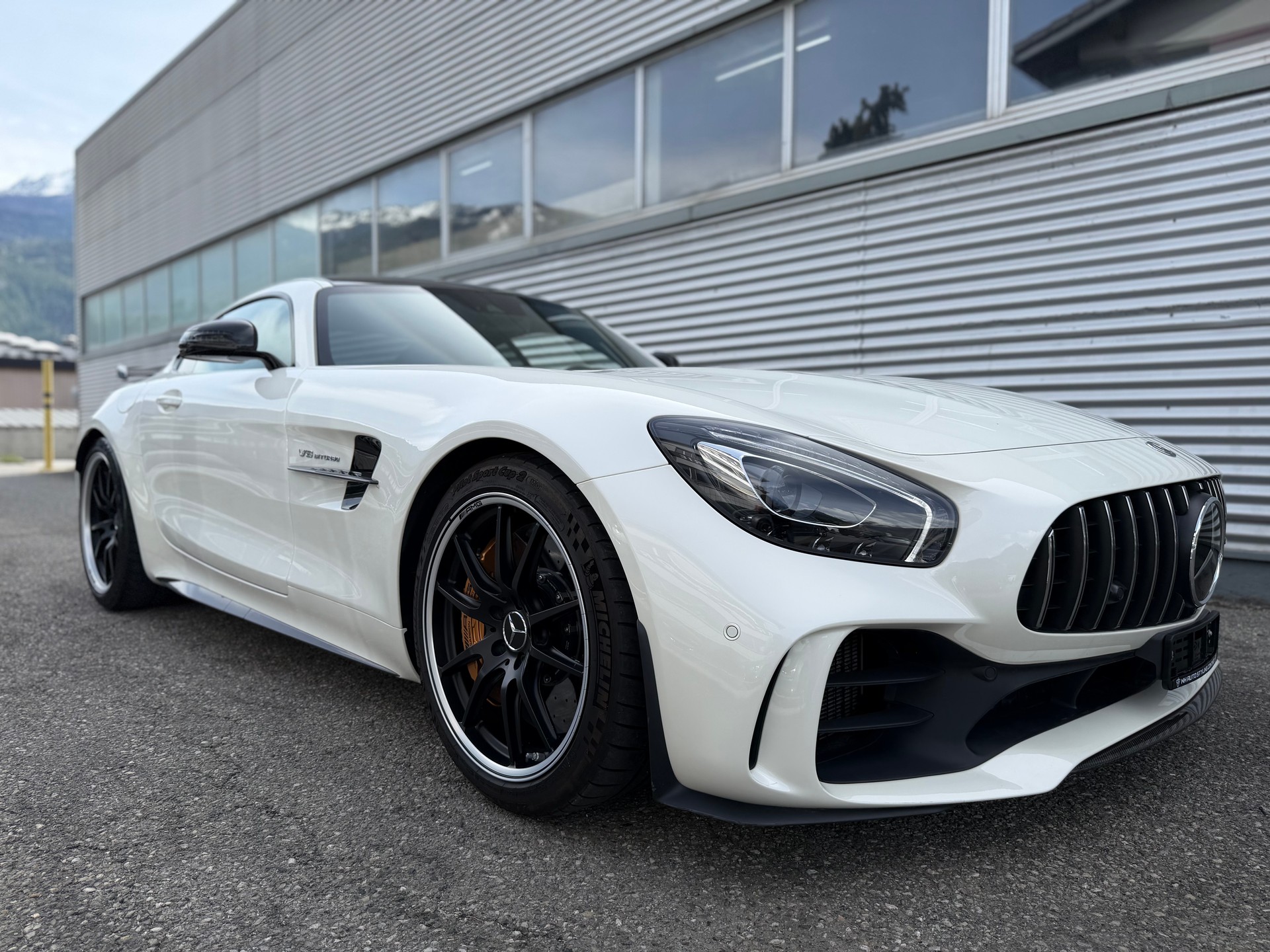 MERCEDES-BENZ AMG GT R Speedshift DCT-image-2