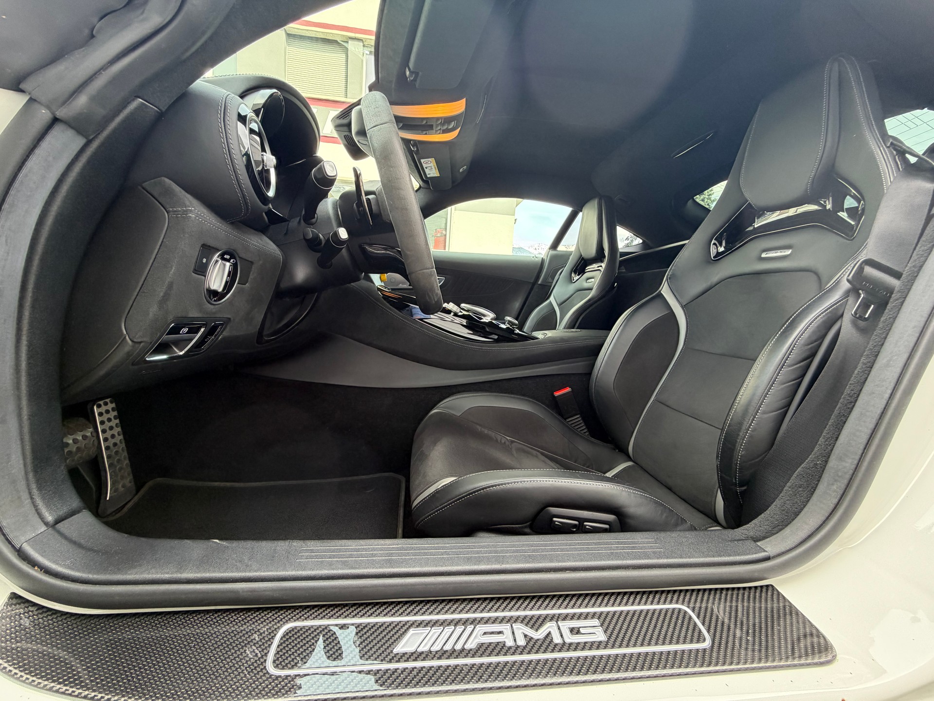 MERCEDES-BENZ AMG GT R Speedshift DCT-image-6
