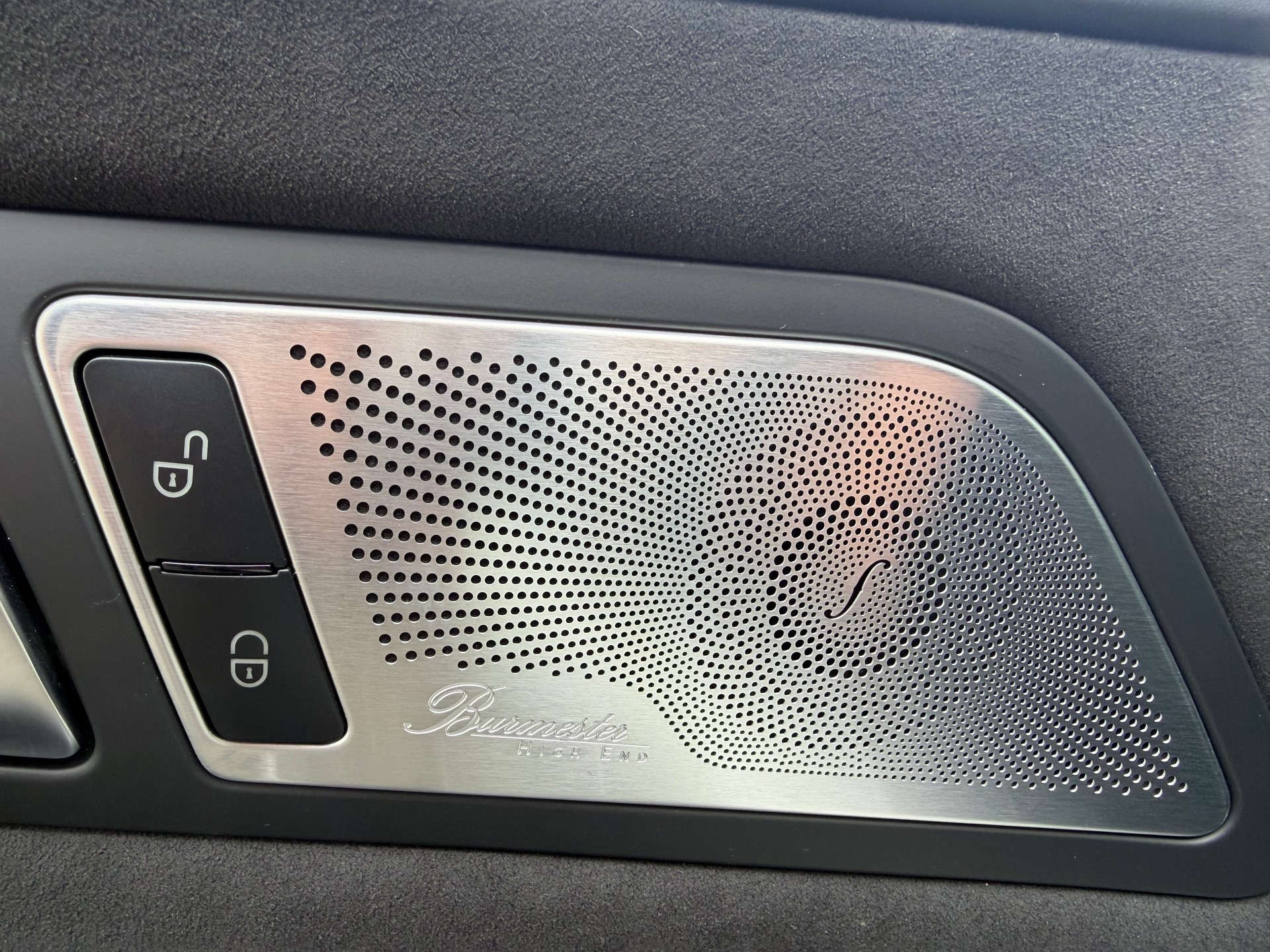 MERCEDES-BENZ AMG GT R Speedshift DCT-image-9
