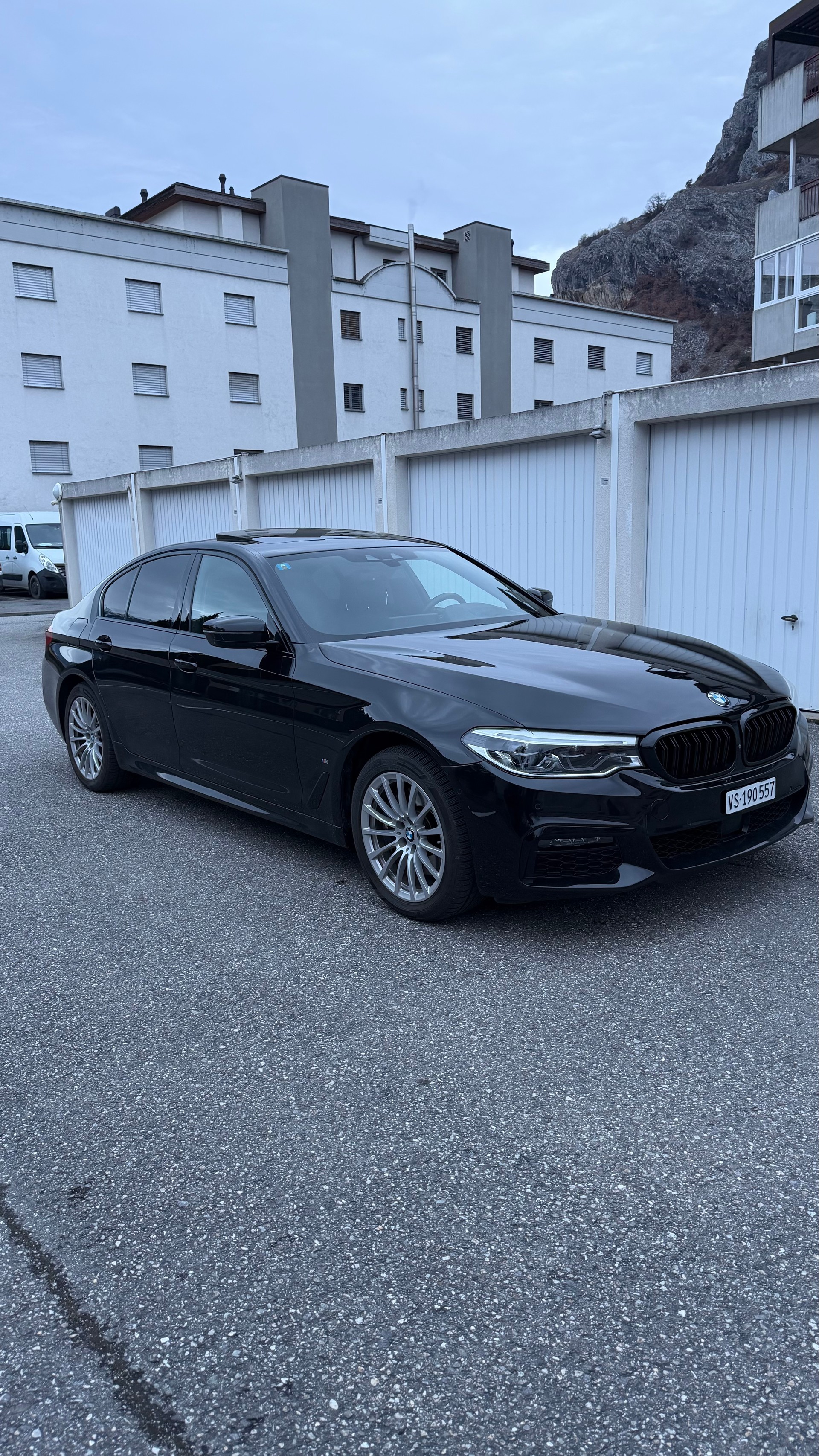BMW 530e xDrive M Packet-image-0