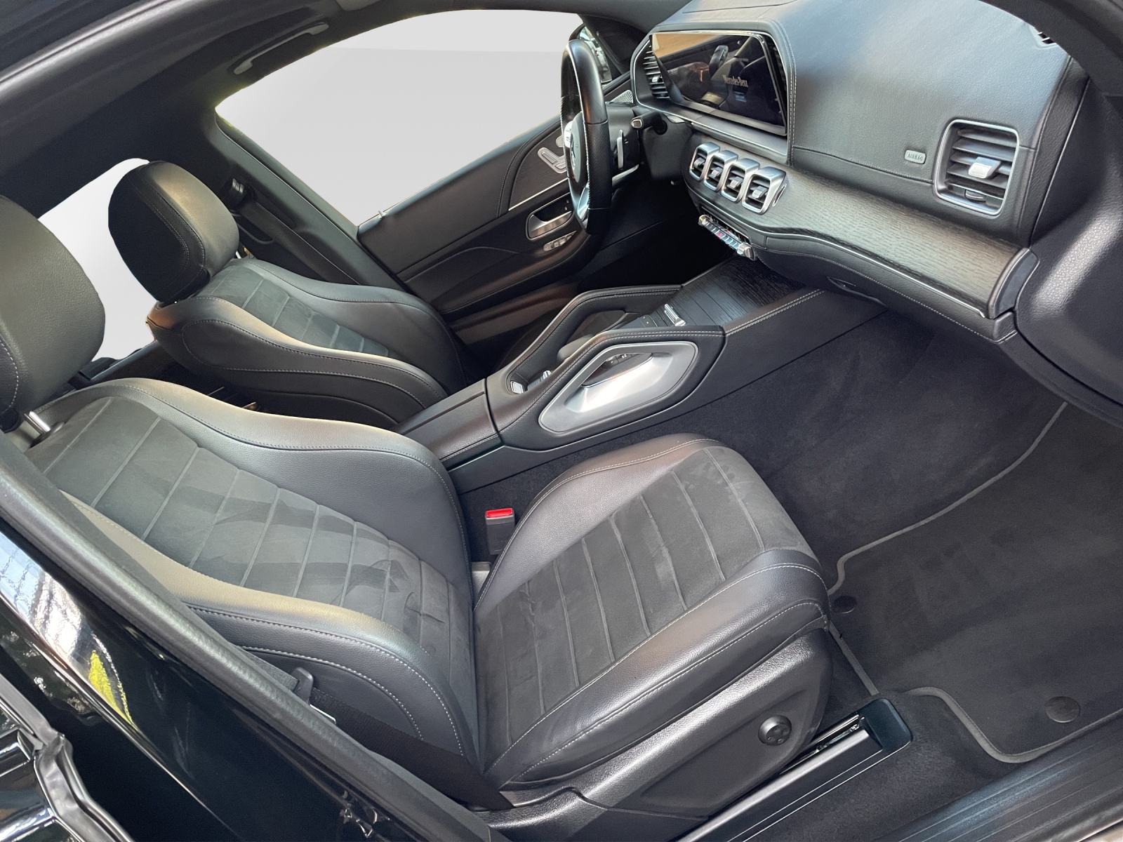 MERCEDES-BENZ GLE 300 d AMG Line 4matic-image-8