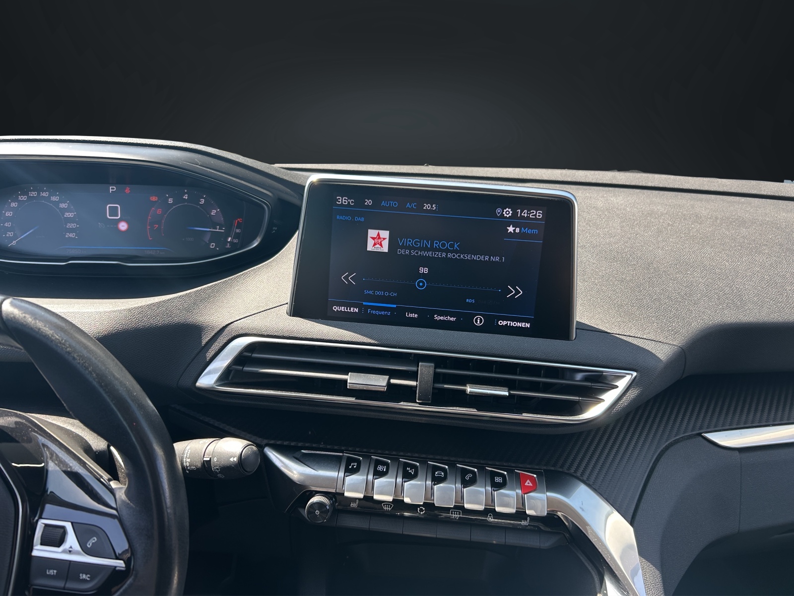 PEUGEOT 5008 1.2 Pure Tech Active Pack EAT8-image-13