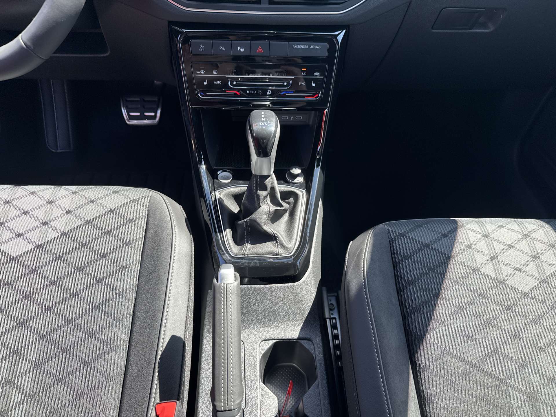 VW T-Cross 1.5 TSi EVO ACT R-Line DSG-Automat-image-11