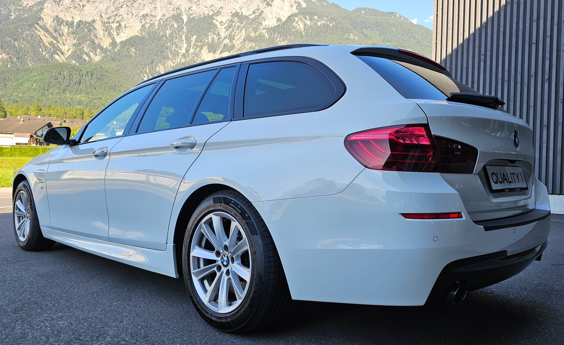BMW 535d Touring xDrive Steptronic-image-2