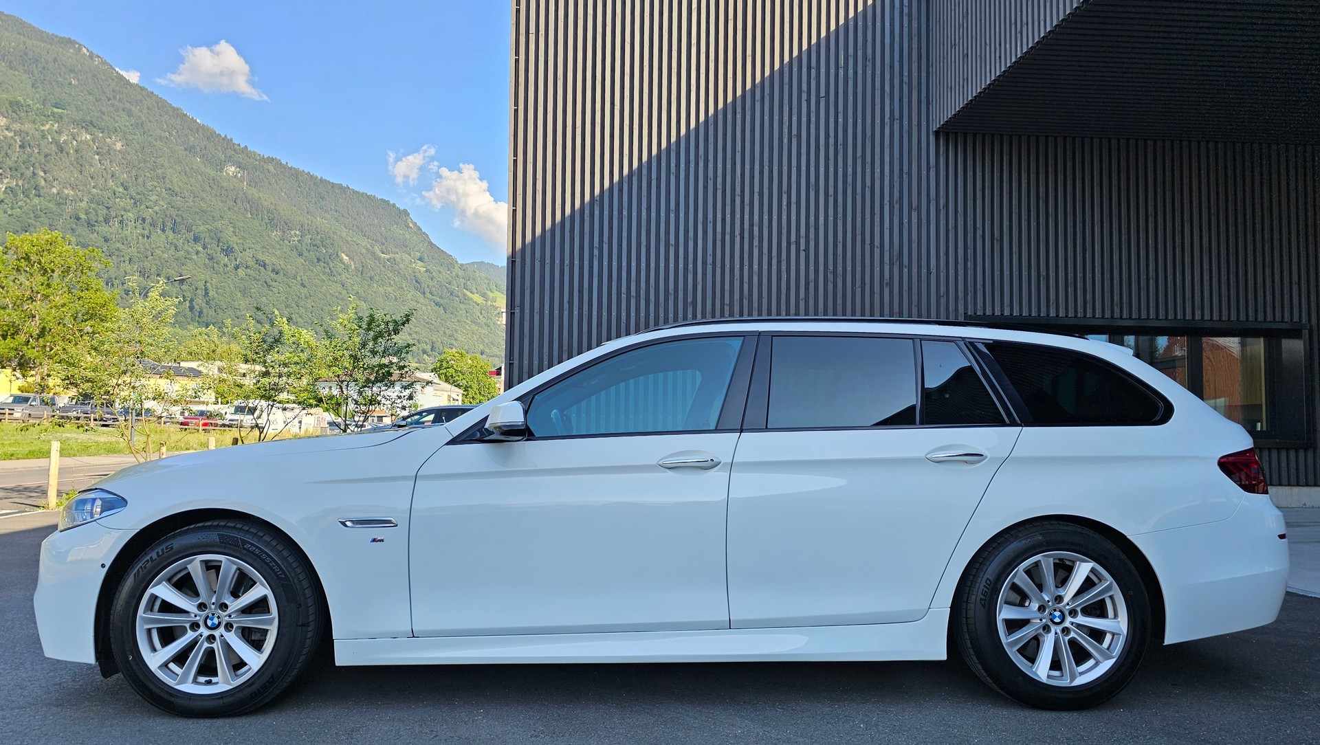 BMW 535d Touring xDrive Steptronic-image-1