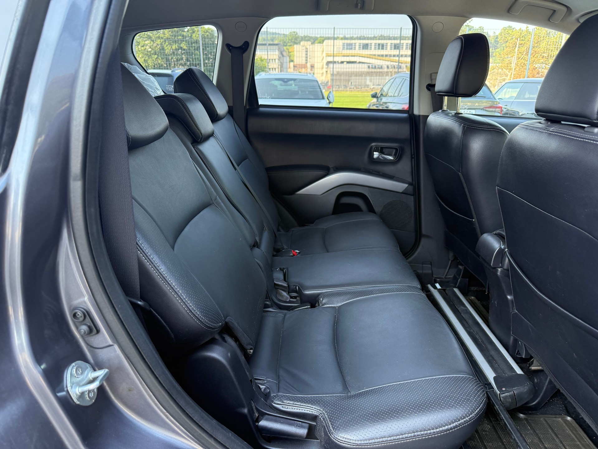CITROEN C-Crosser 2.2 HDi Exclusive DCS6-image-9
