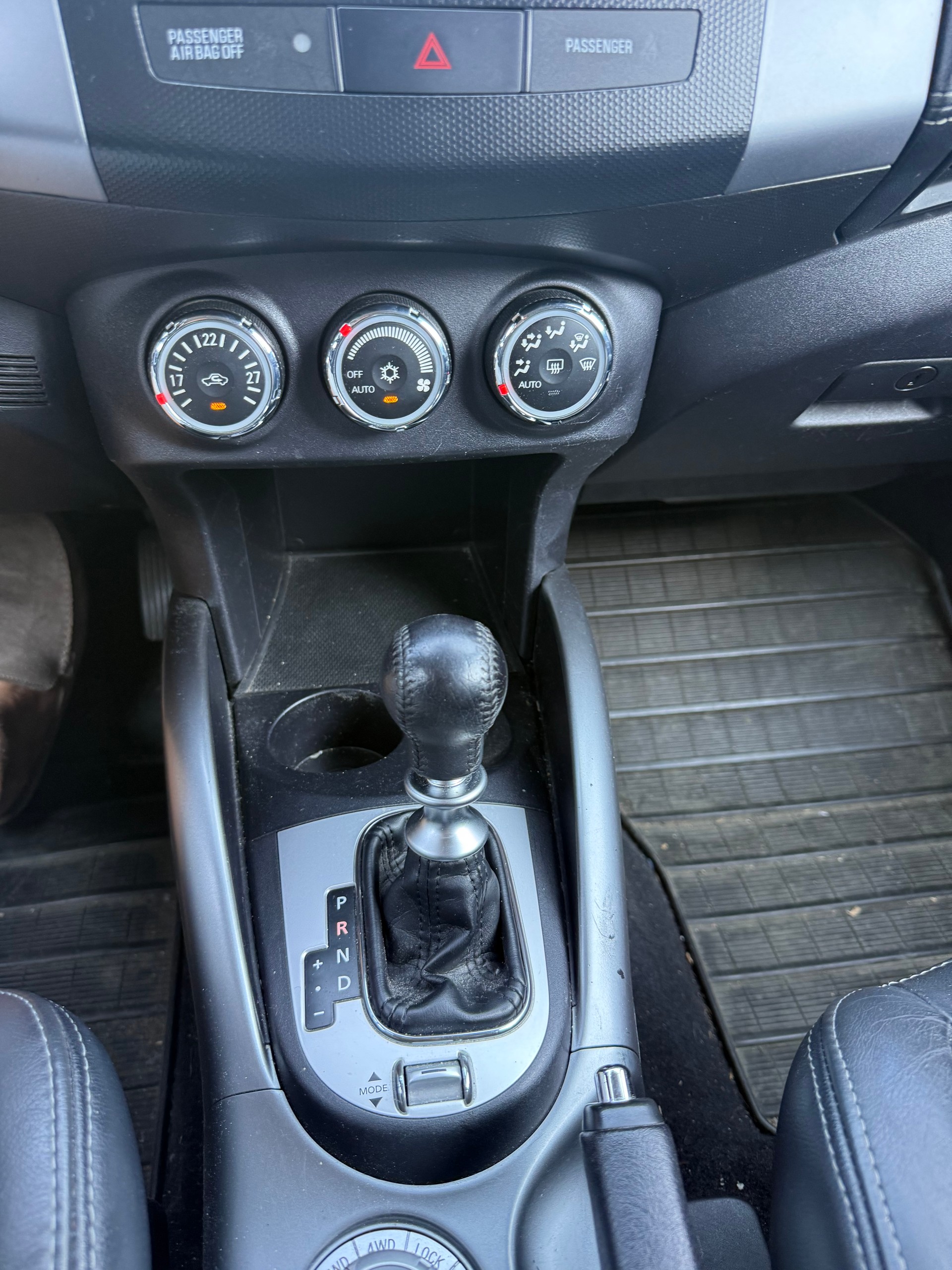 CITROEN C-Crosser 2.2 HDi Exclusive DCS6-image-12