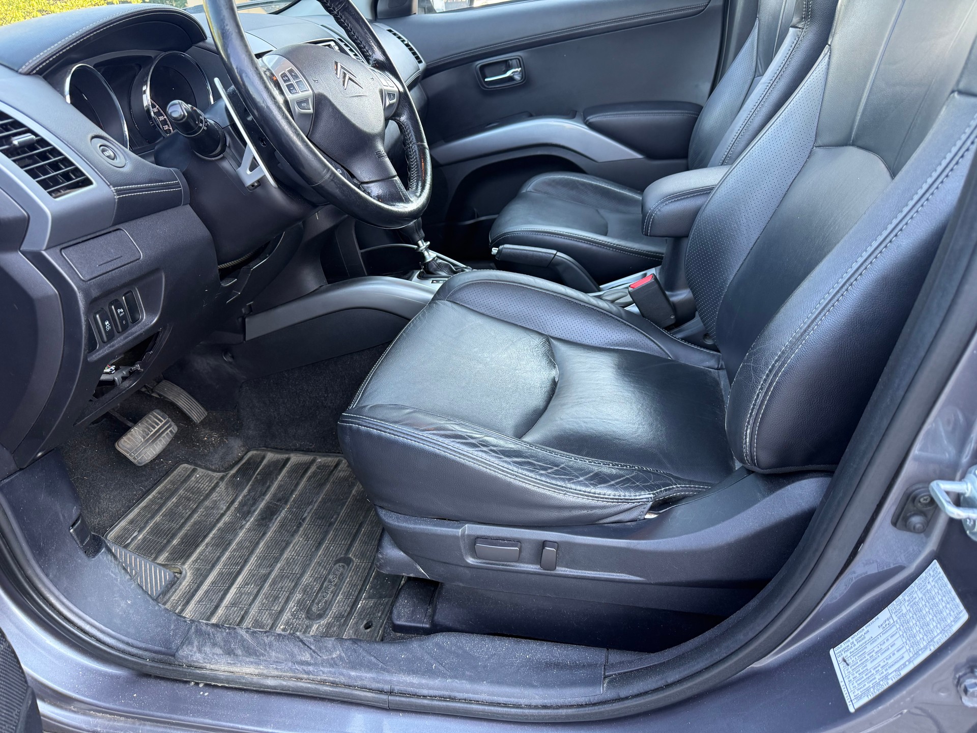 CITROEN C-Crosser 2.2 HDi Exclusive DCS6-image-11