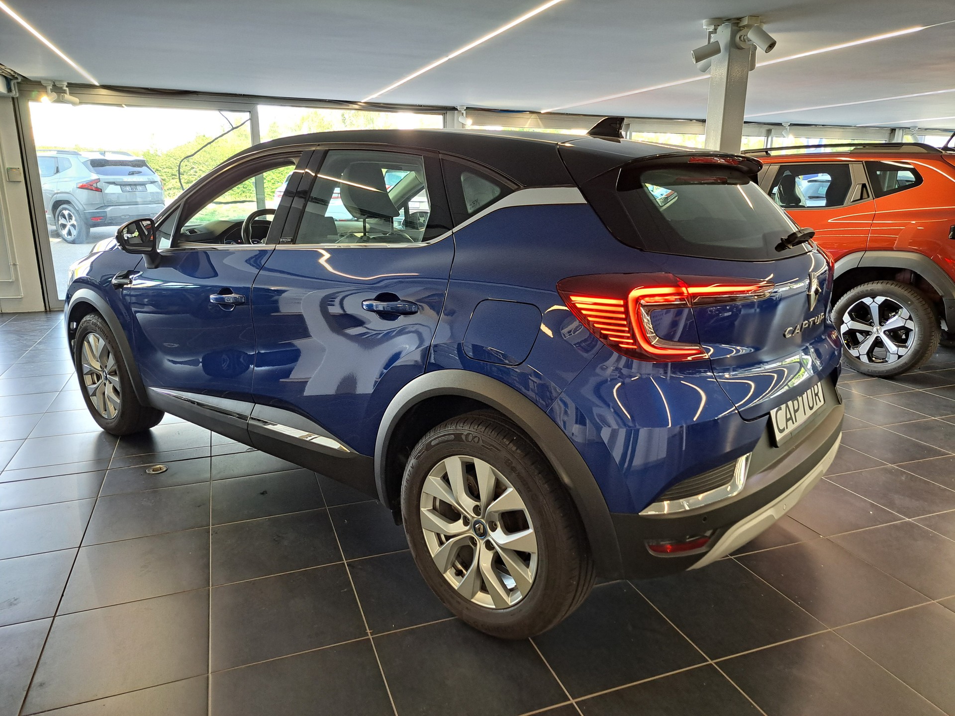 RENAULT Captur 1.6 E-Tech 160 Intens DHT-image-2