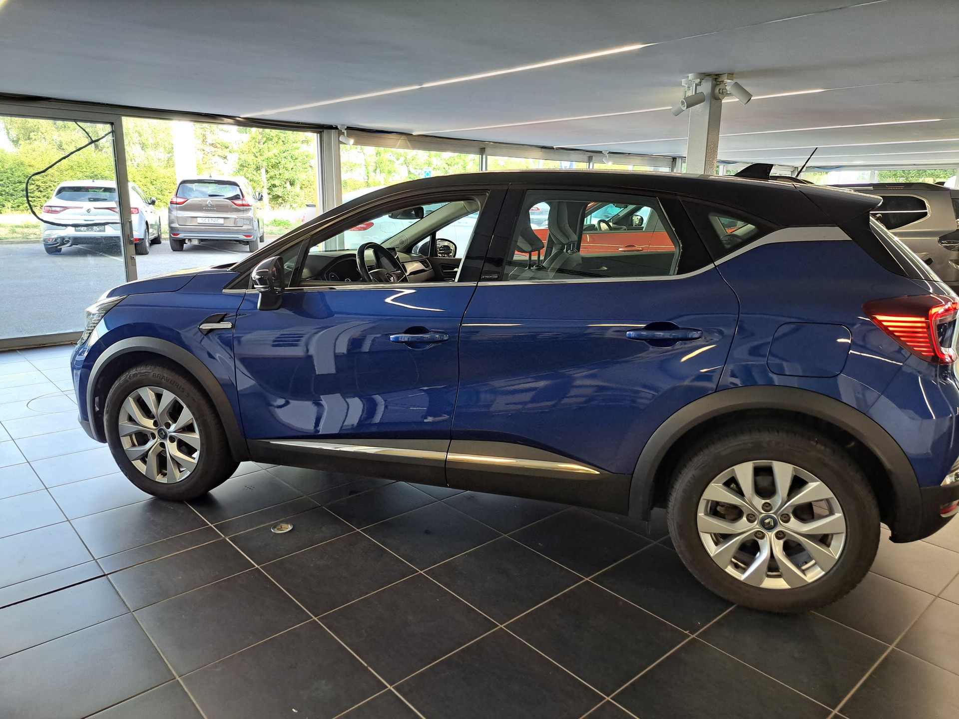 RENAULT Captur 1.6 E-Tech 160 Intens DHT-image-1
