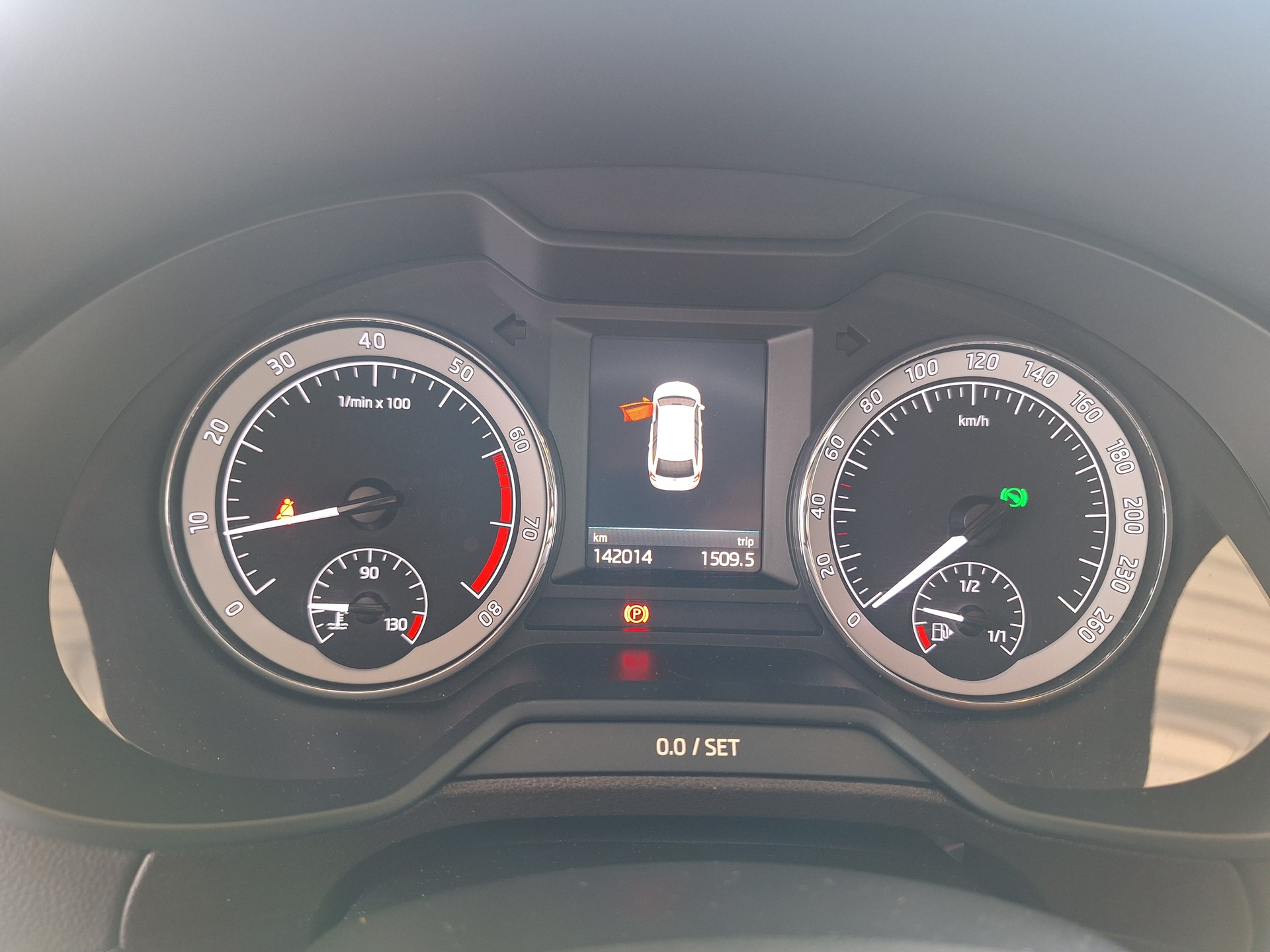 SKODA Octavia Combi 1.8 TSI L&K 4x4 DSG-image-10