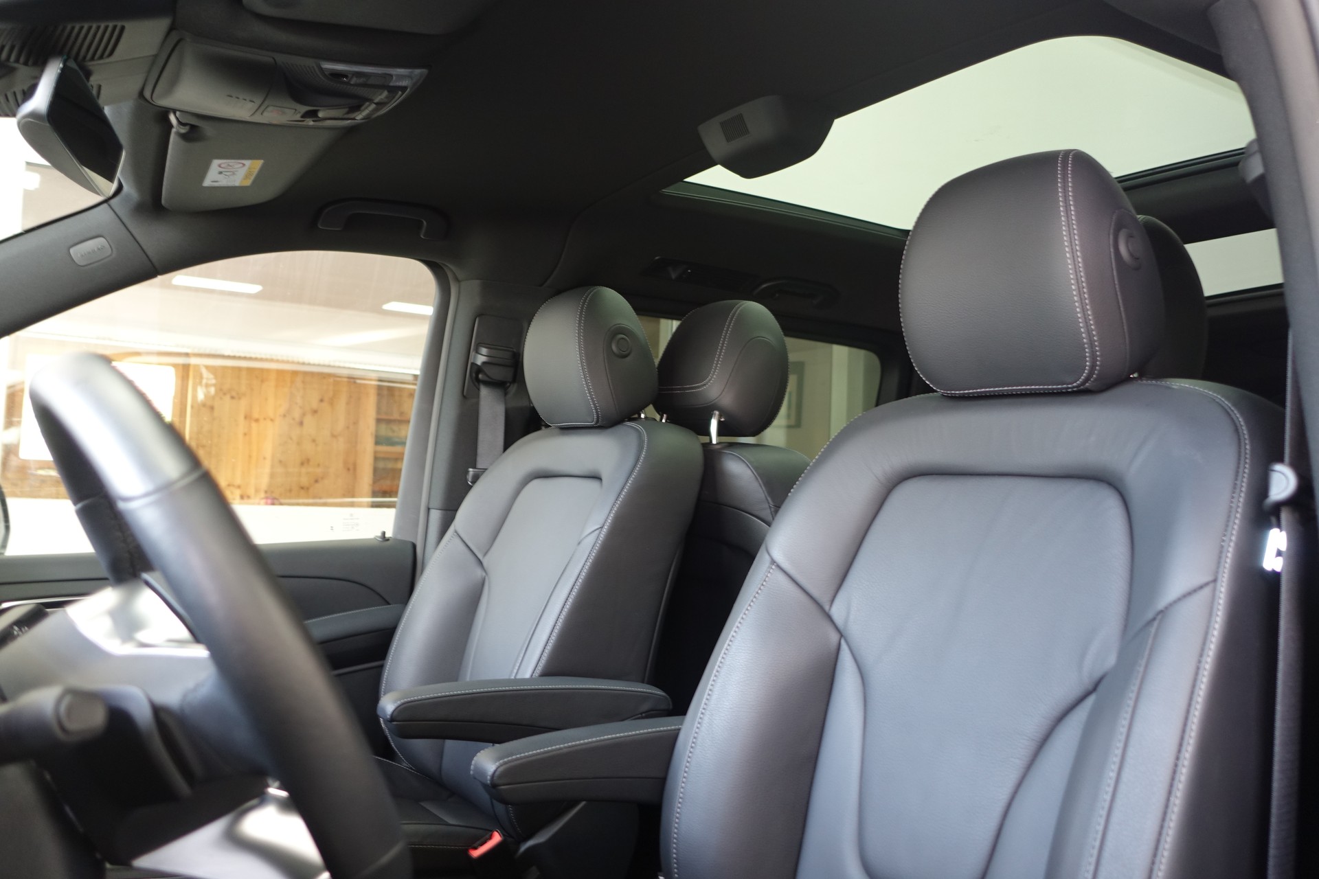 MERCEDES-BENZ V 300 d lang Avantgarde 4Matic 7-Pl.-image-14