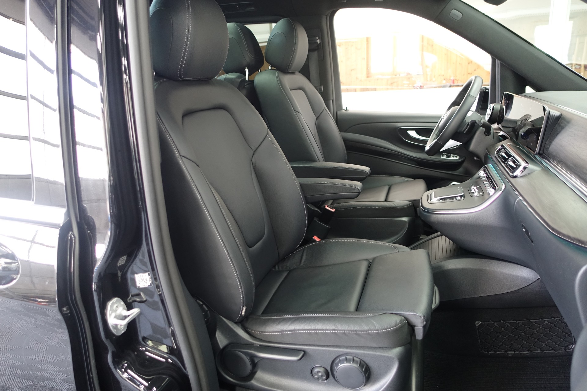MERCEDES-BENZ V 300 d lang Avantgarde 4Matic 7-Pl.-image-13
